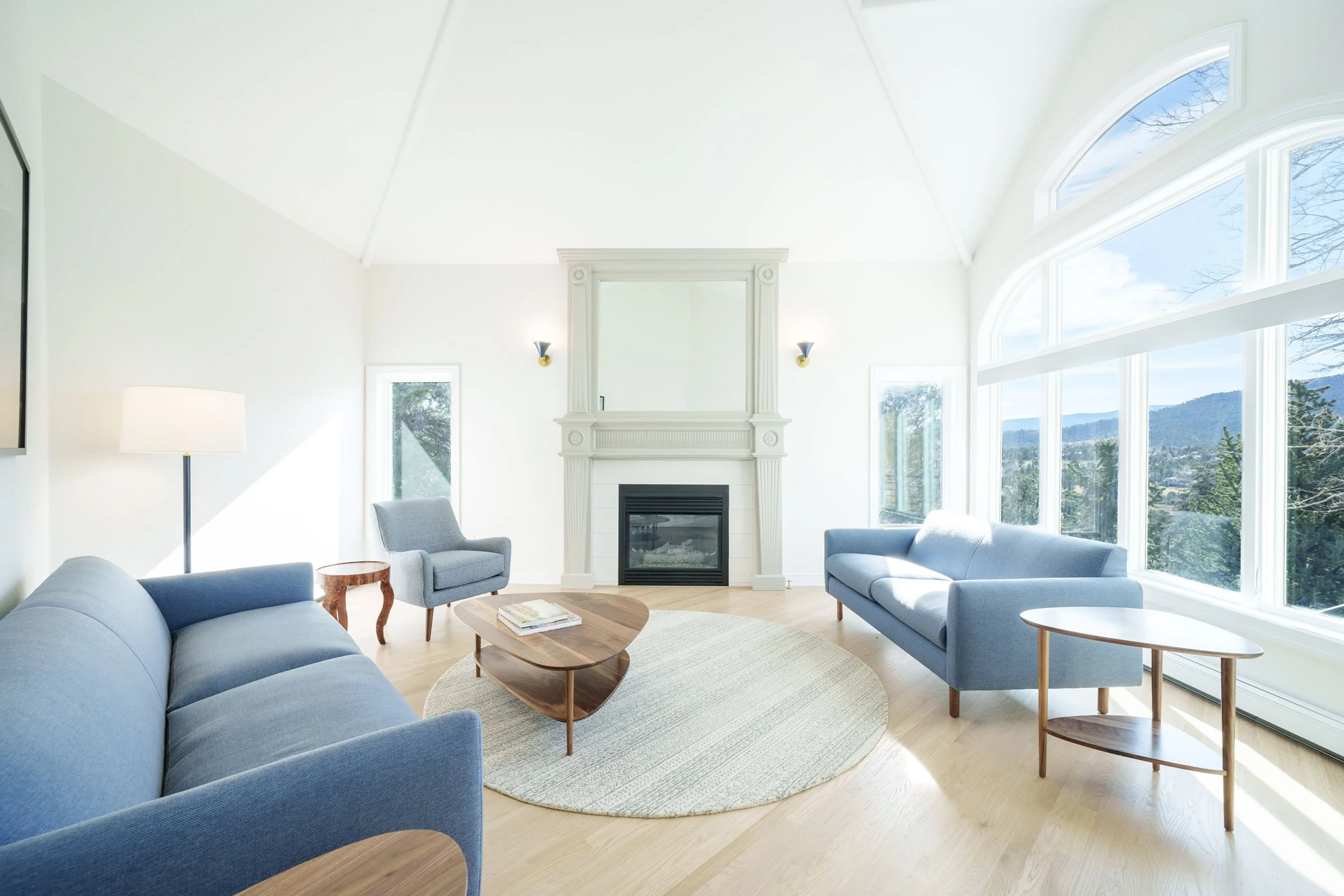 evergreen-mountain-home-oak-flooring-01.jpg