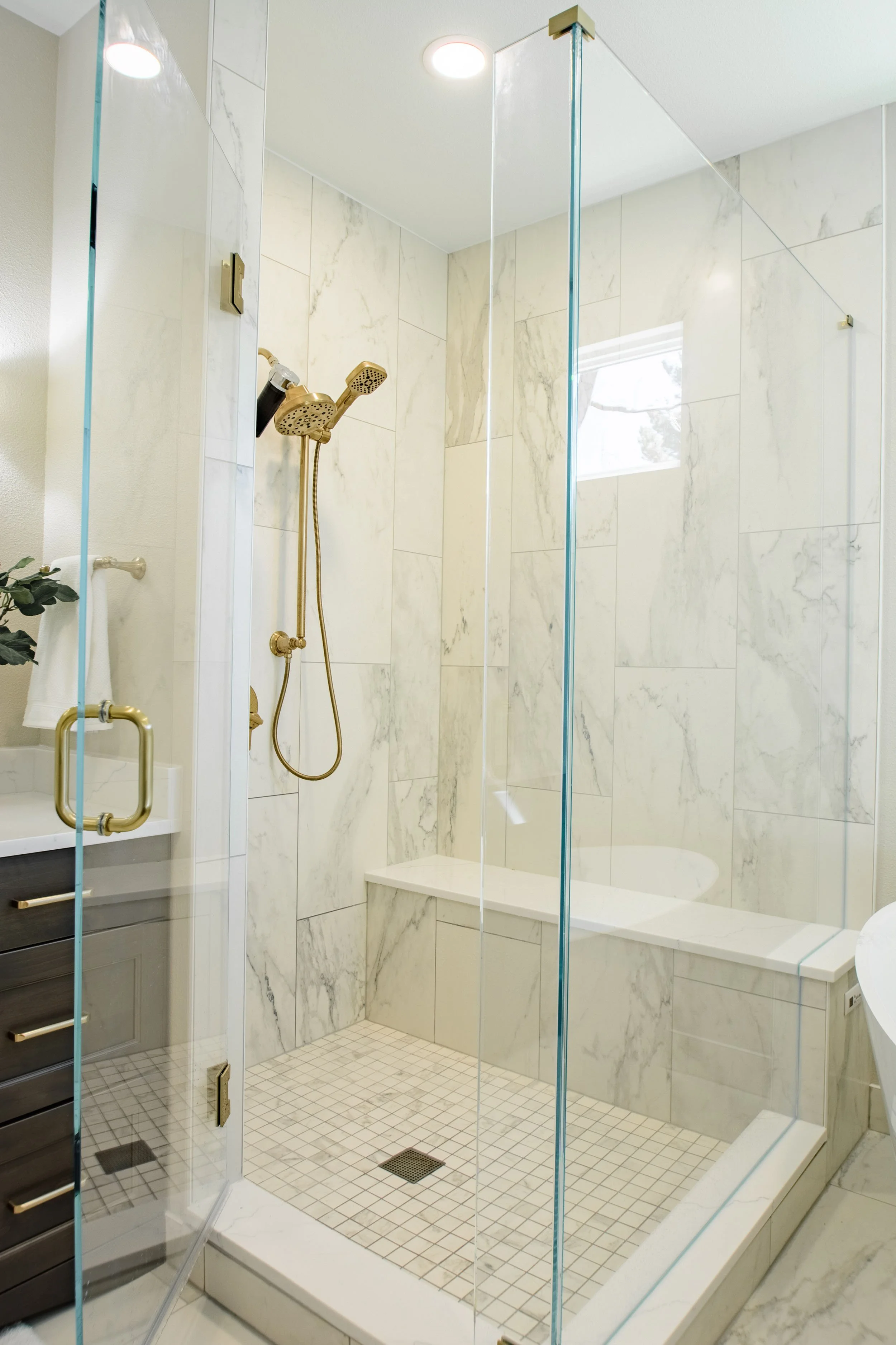 primary-bath-remodel-walk-in-shower-02.jpg