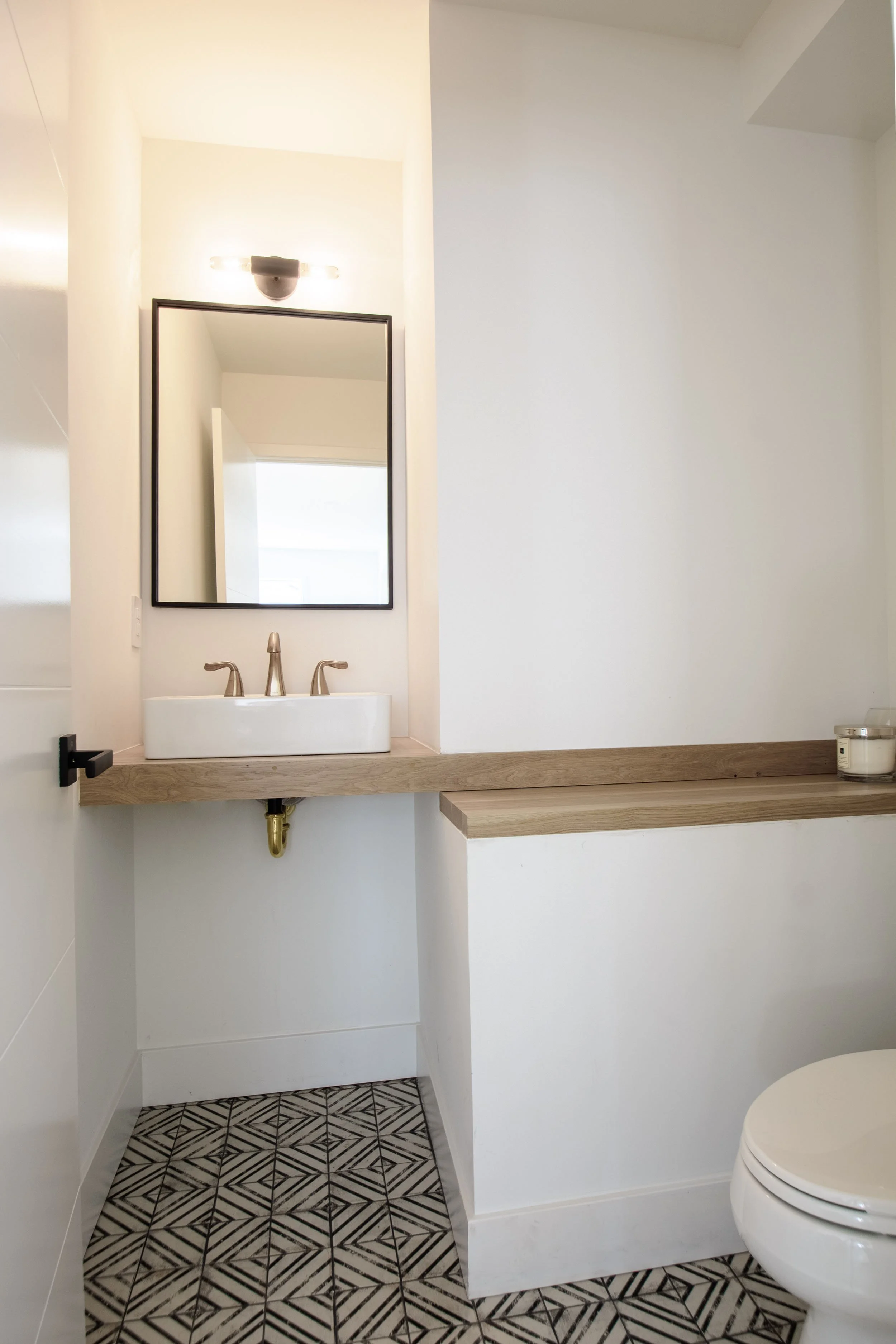 modern-mountain-home-remodel-09.jpg