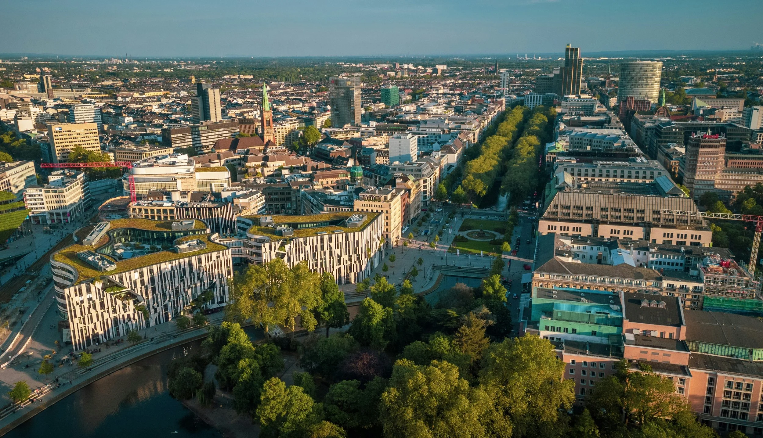 Blick aus der Luft auf die Düsseldorfer Innenstadt