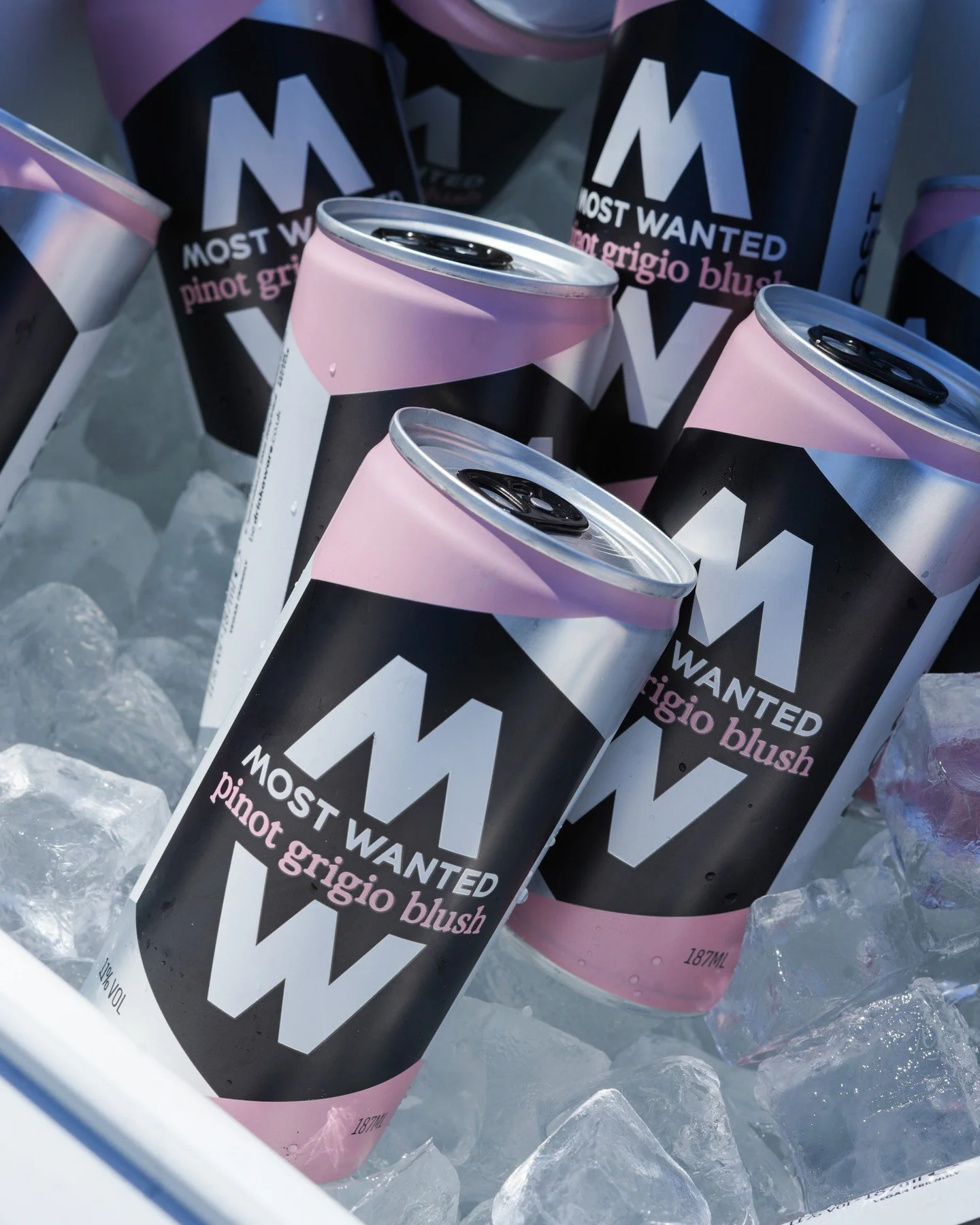 Too hot for anything else 💖🧊

📍 @tesco

#mostwantedwines