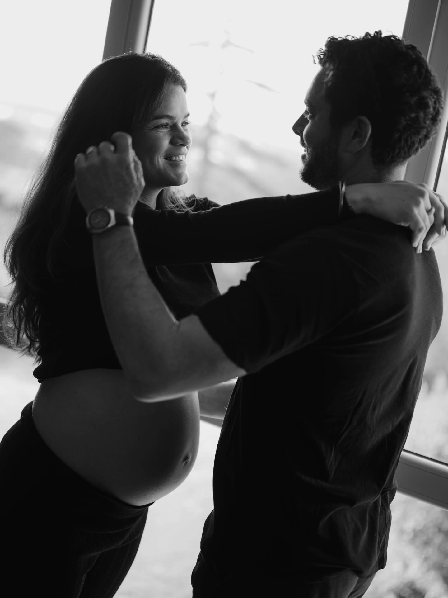 Mon disque dure rempli de futurs parents 💌🥹

Quand j&rsquo;ai commenc&eacute; la photo, je faisais 100% de mes s&eacute;ances grossesses &agrave; l&rsquo;oc&eacute;an et quand mon premier hiver de photographe est arriv&eacute; je me suis dis que j&