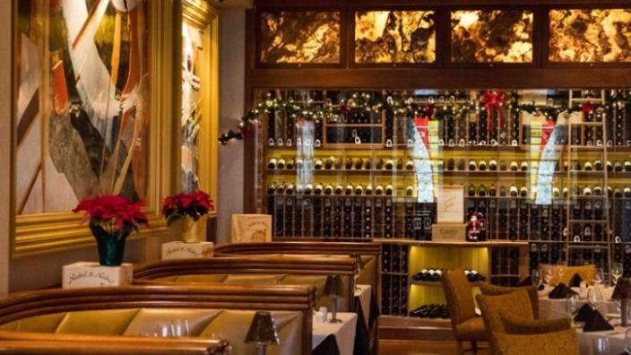 Dining-Room---Wine-Wall.jpg