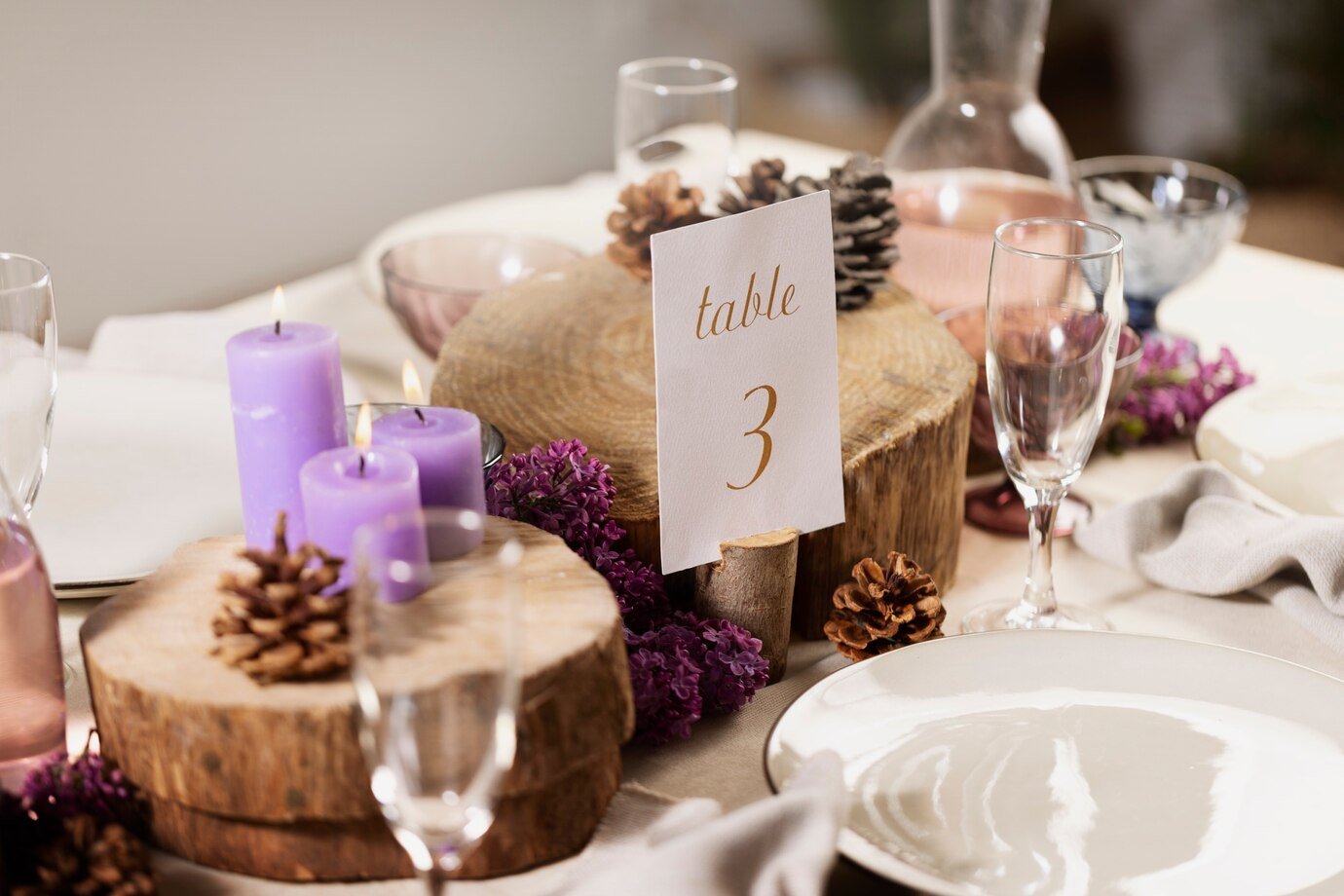 high-angle-wedding-table-with-candles_23-2149446339.jpg