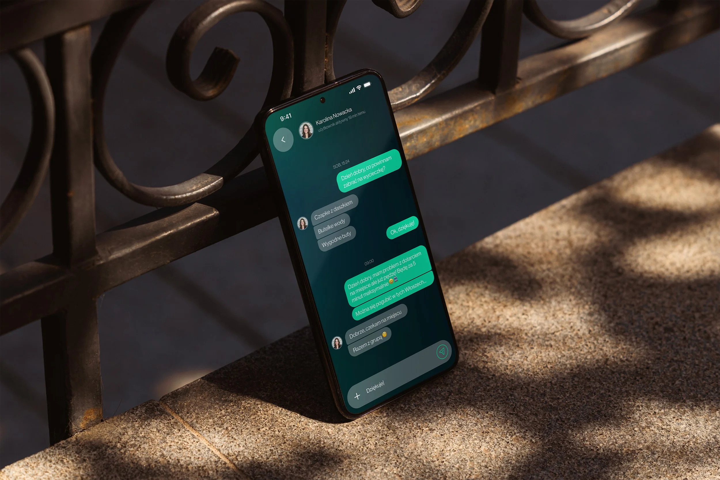 Smartphone_on_the_Ground kopia 2.jpg