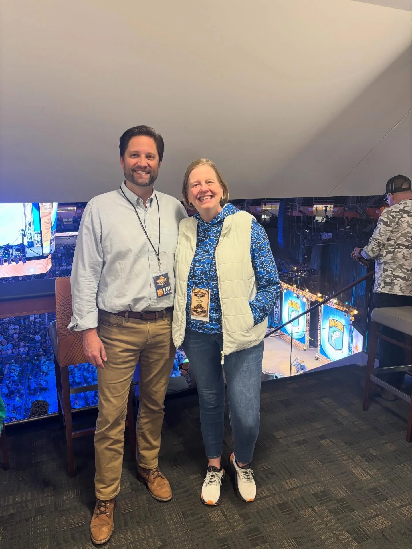 Great night at the Bassmaster Classic @bass_nation in Knoxville! 🎣

I enjoyed spending time with Kim Bumpas and the @visitknoxville team at the @foodcitycenter and seeing the incredible turnout for this event. We even got to witness a record-breakin