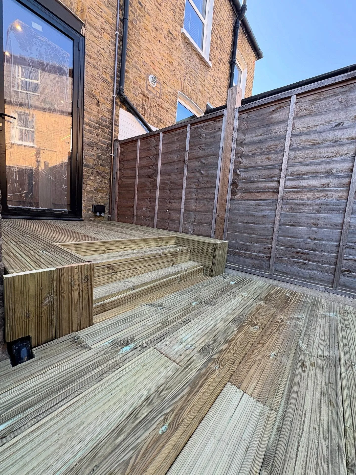 @cbgardendesigns Small garden renovation of a decking and modern patio! Delighted to of worked for @ourvictorianlondonhome #kentgardens #decking #softwood #nutsandbolts