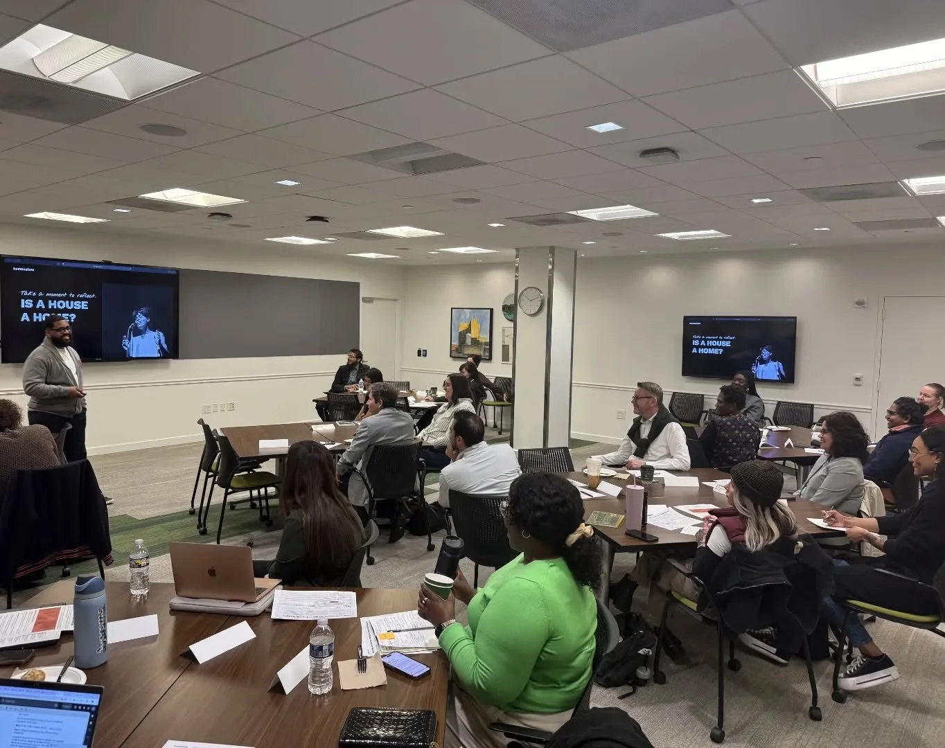 Our Media Fellowship Program Director, TJ Dean, just led our second Employer of Choice workshop 🙌&nbsp;This&nbsp;initiative&nbsp;builds on the City&nbsp;of&nbsp;Philadelphia&rsquo;s commitment to strengthening&nbsp;employer&nbsp;practices for improv