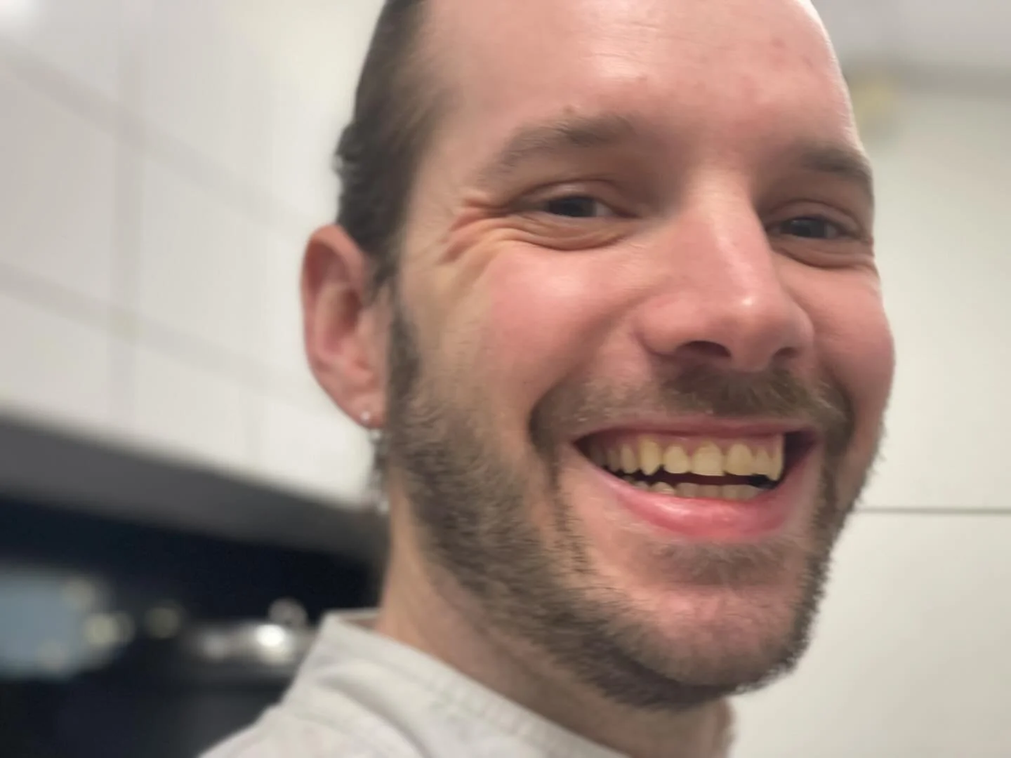 Even voorstellen! Na een aantal maanden &lsquo;coming soon&rsquo; op mijn pagina te hebben wordt het toch tijd om me eens voor te stellen.

Ik ben Michiel. In 2013 begonnen als afwasser bij @1910_restaurant als bijbaan. Dat bleek een goeie zet want r