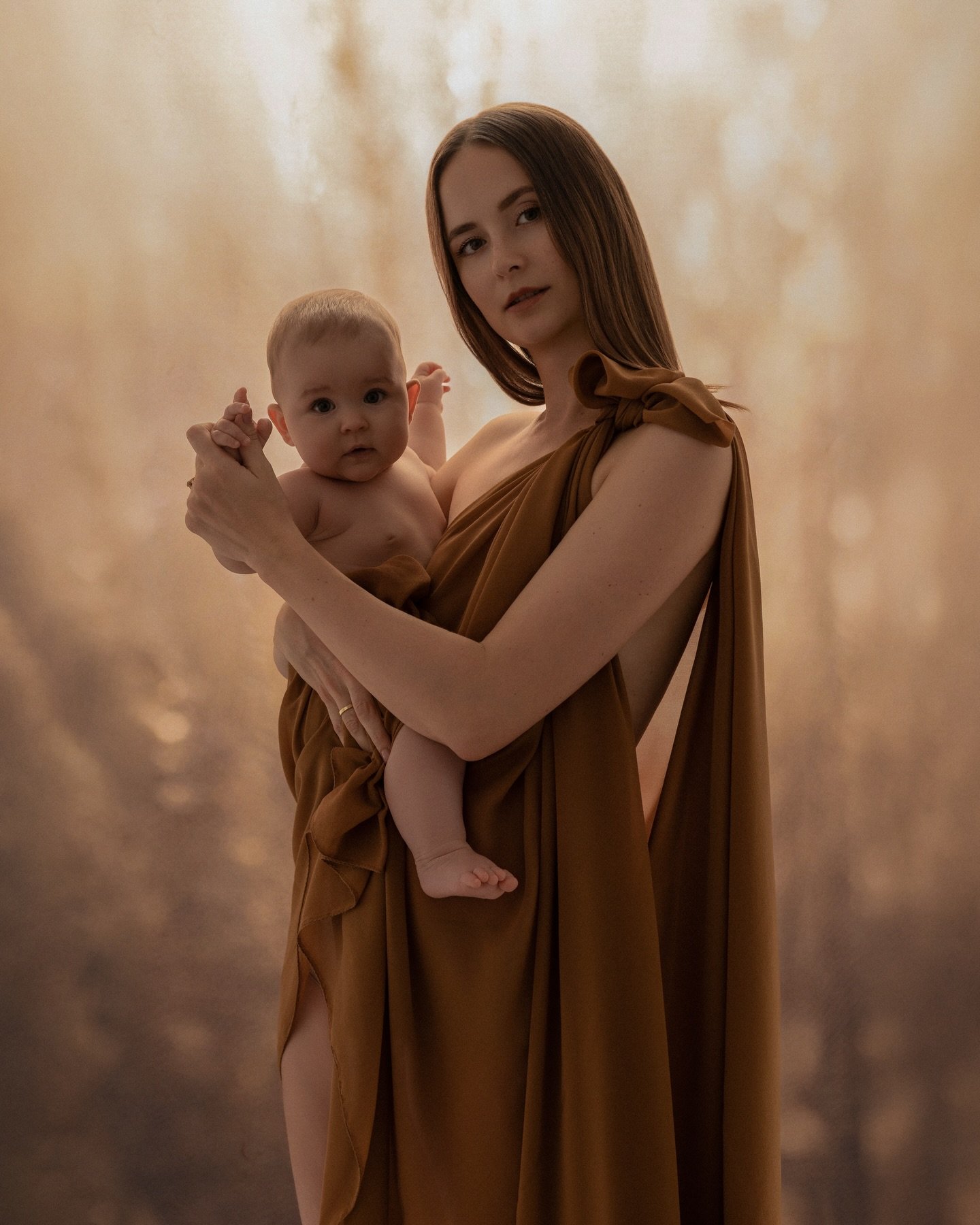 Die Kunst der Mutterschaft ✨

Willkommen zur&uuml;ck, Baby L. 🤍

Mommy&amp;Me Shooting
Fine-Art-Fotografie
Fotografie Mentoring