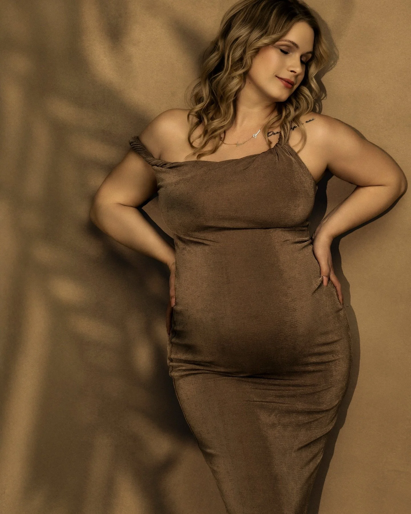 Diese Kundin hat sich Portraits mit Schattenspiel gew&uuml;nscht und dieses wundersch&ouml;ne Ich-bin-im-Urlaub-und-genie&szlig;e-den-Sonnenuntergang-unter-Palmen-Szenario bekommen.
______________________________________________

This client asked fo