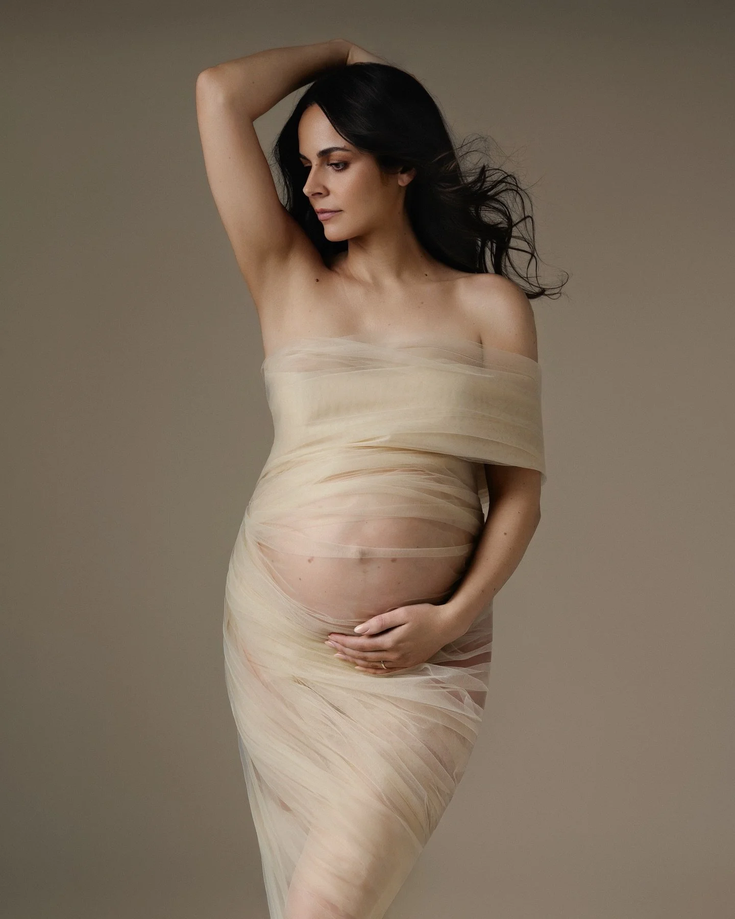 4 Looks f&uuml;r diese hinrei&szlig;ende werdende Mama ✨
P.S. Wir hatten so viel Spa&szlig;, dass eine Woche sp&auml;ter direkt ein zweites Shooting zustande kam&hellip;
_____________________________________________

4 Looks for this beautiful mom-to