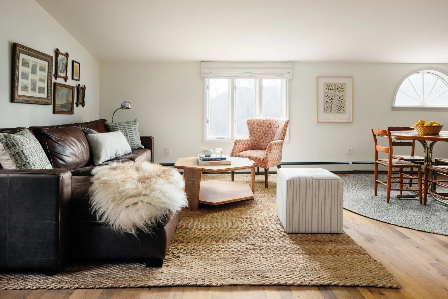 Grand Suite: One King Bed and a Pull-Out Couch, Double Accupancy