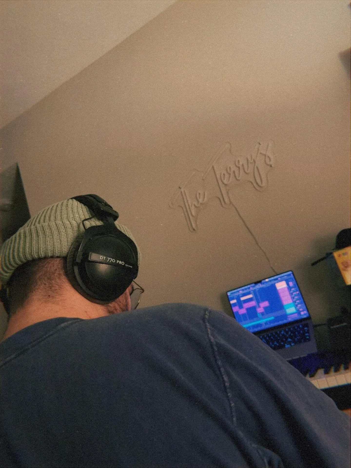 back at doing what i love
-
-
#comingsoon #newmusic #songwriter 
-
@thomascomusic