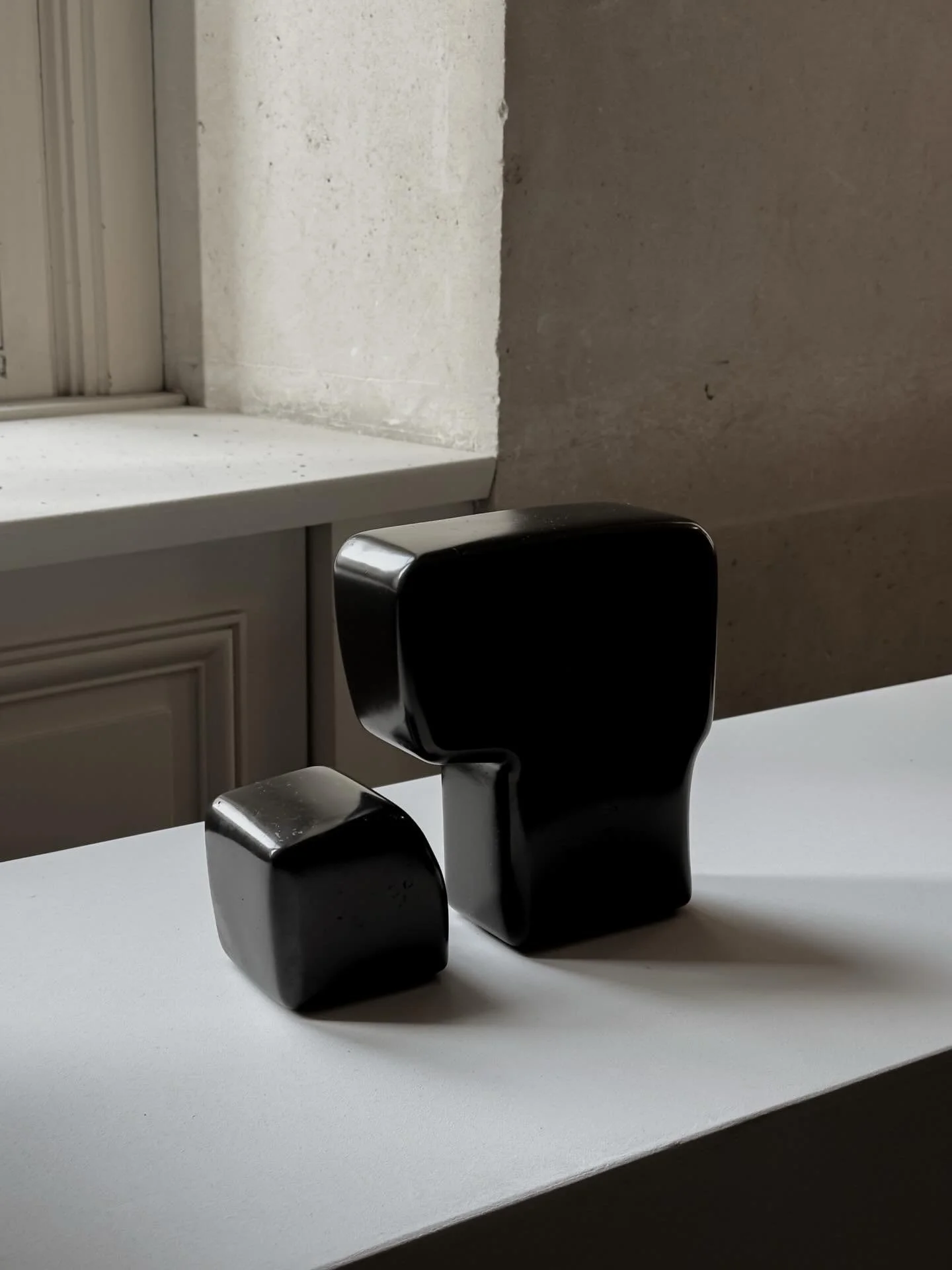 AESTH | sculpture 

bronze cast sculpture with dark patina

25 x 8 x 23 cm
9.8 x 3.1 x 9 inch

#eichkorn