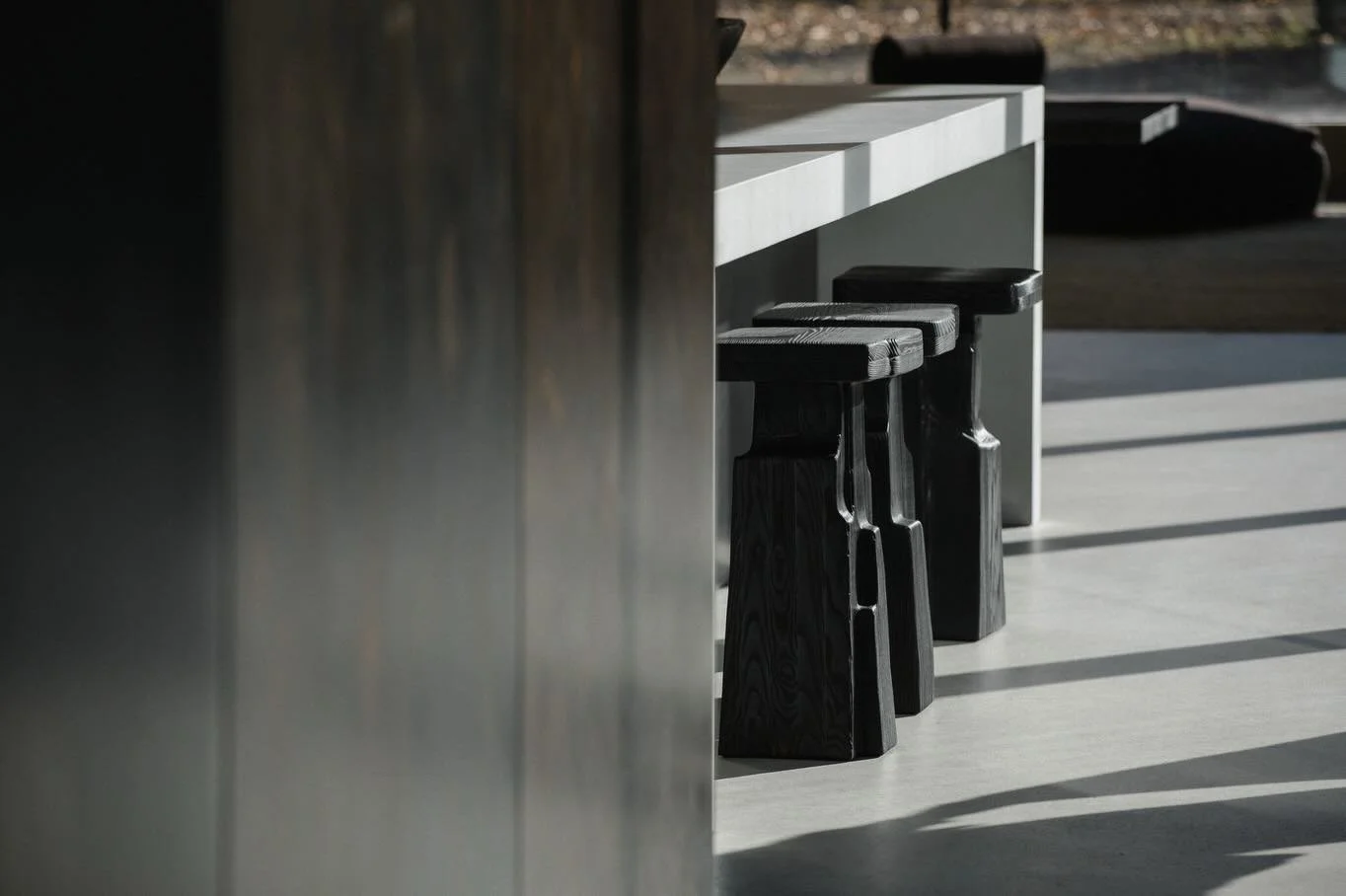 THARO | bar stool

burned &amp; brushed ash wood

35 x 65 cm
13,77 x 25,59 inch

#eichkorn