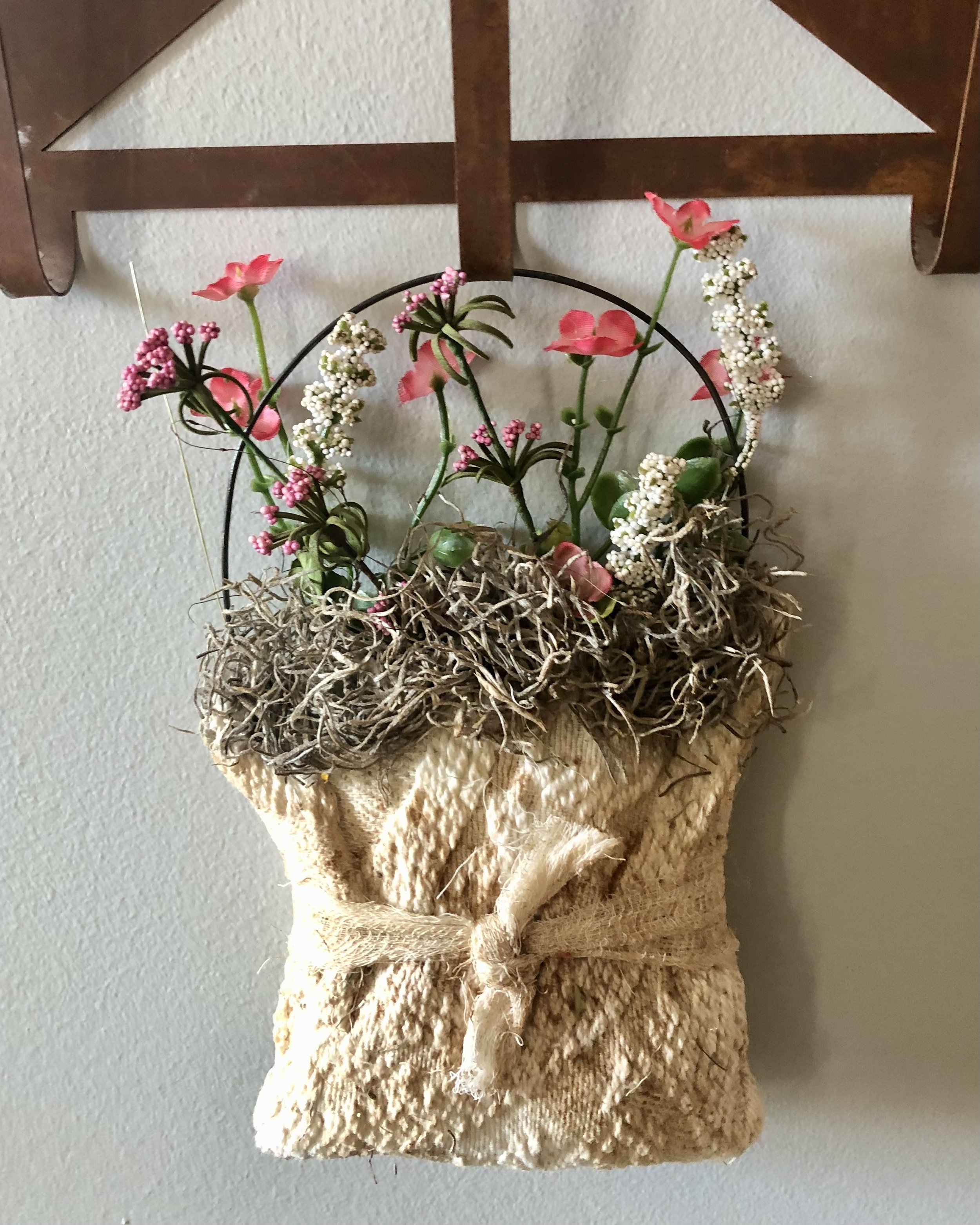 hanging floral pocket pink.jpeg