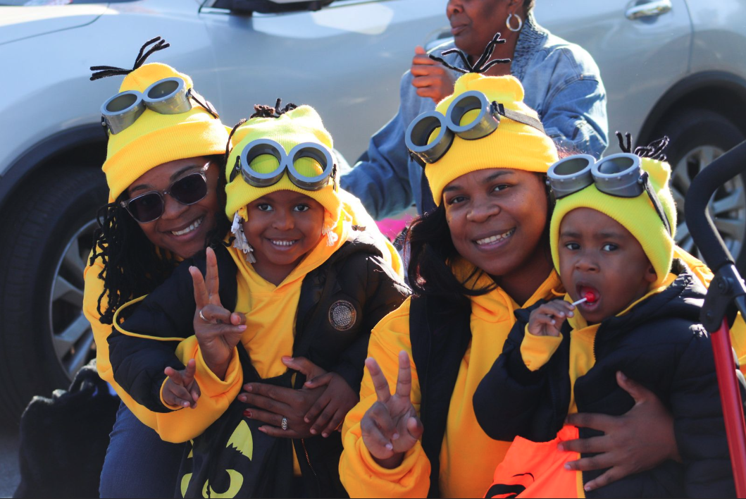new-life-southeast-trunk-or-treat-minion-costumes-family.png