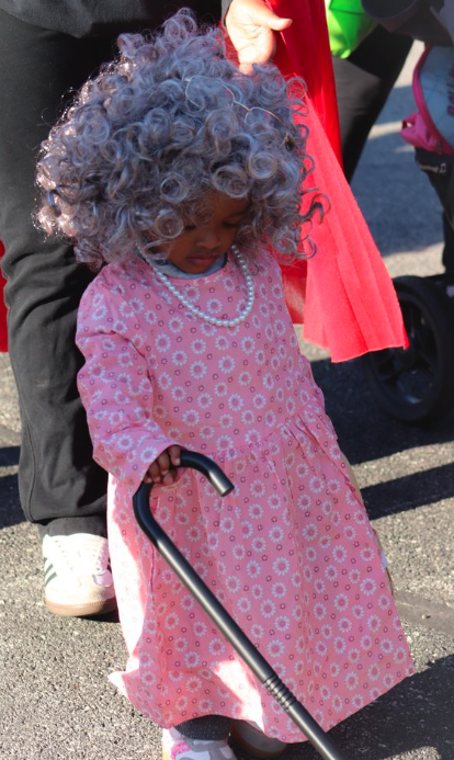 new-life-southeast-trunk-or-treat-toddler-granny-costume.png