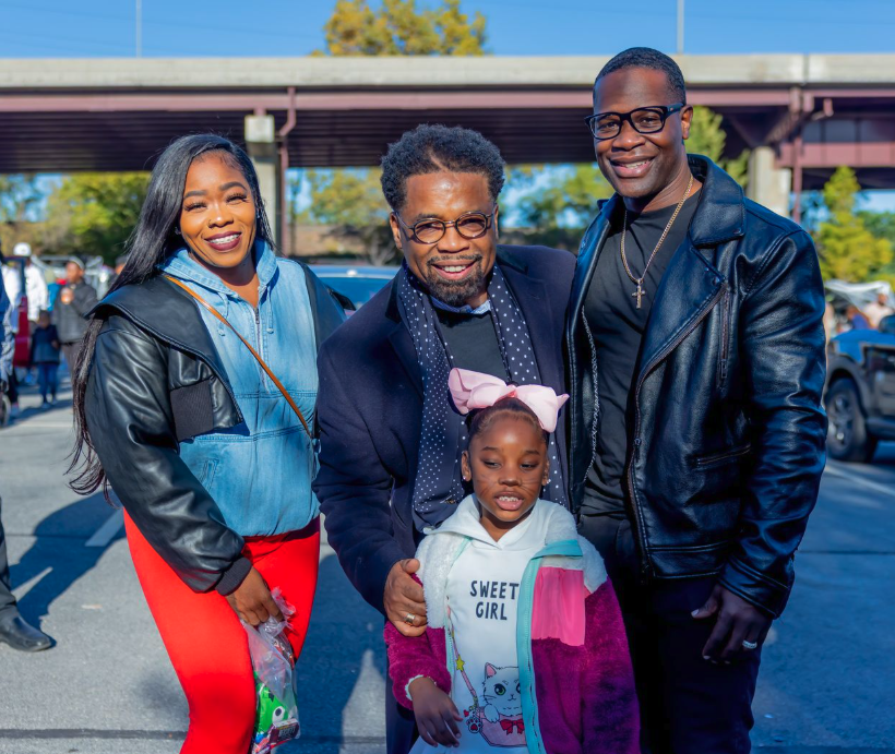 new-life-southeast-trunk-or-treat-family-photo-group.png
