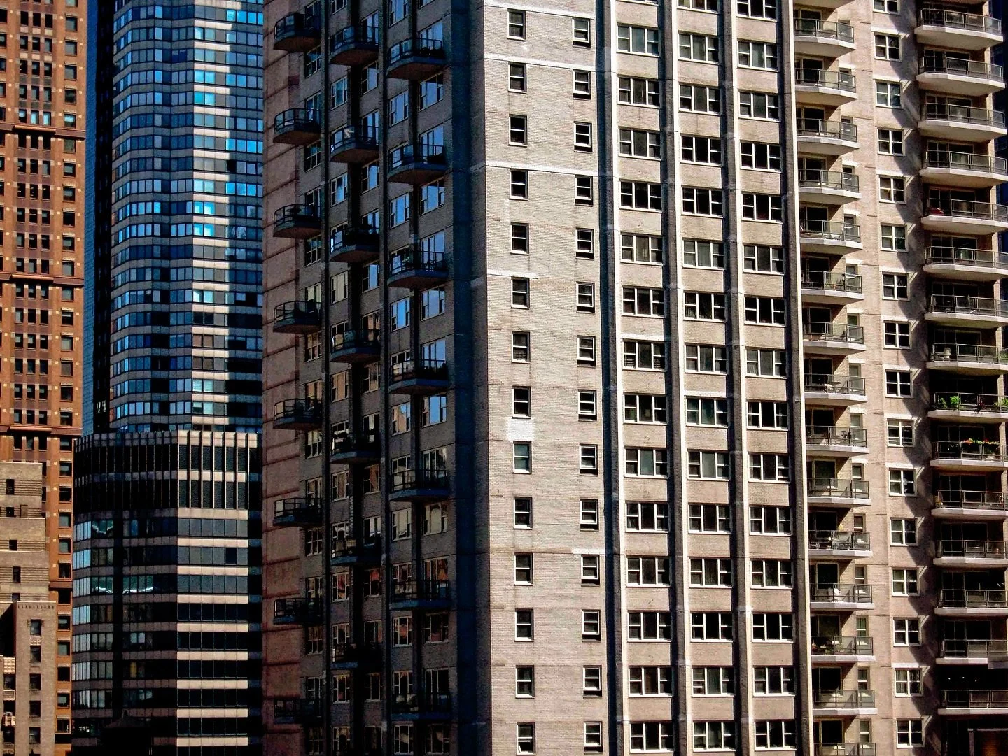 &ldquo;Glass is the very symbol of transparency and nonattachment. If your #windows are cloudy or dusty, your mind will become cloudy as well.&rdquo; &mdash; Shoukei Matsumoto

#plantseeds
#WindowofOpportunity
#findyourlight 
#neweyes ✨🦩
#skyistheli
