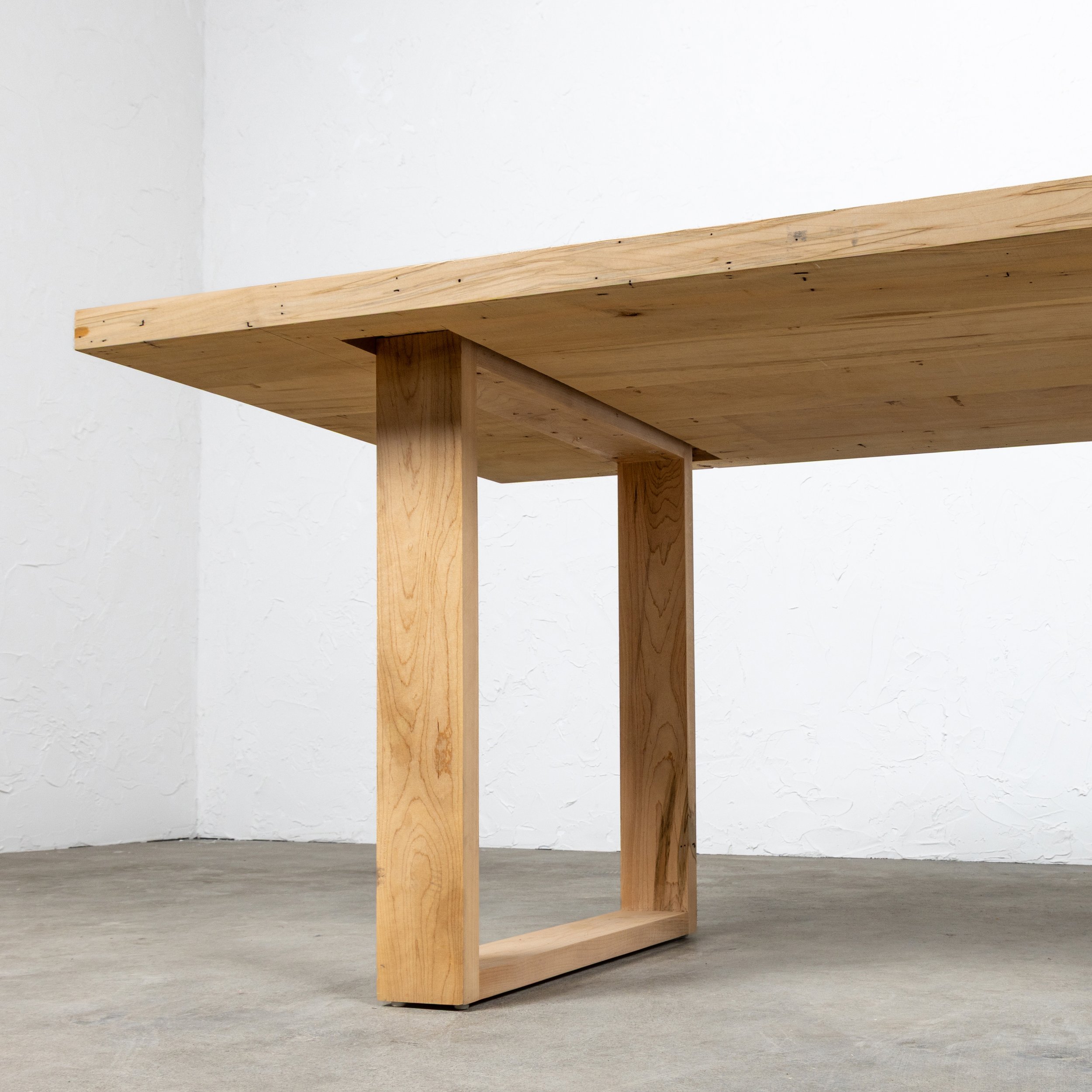 flat finish dinning table 2OS-4915.jpg