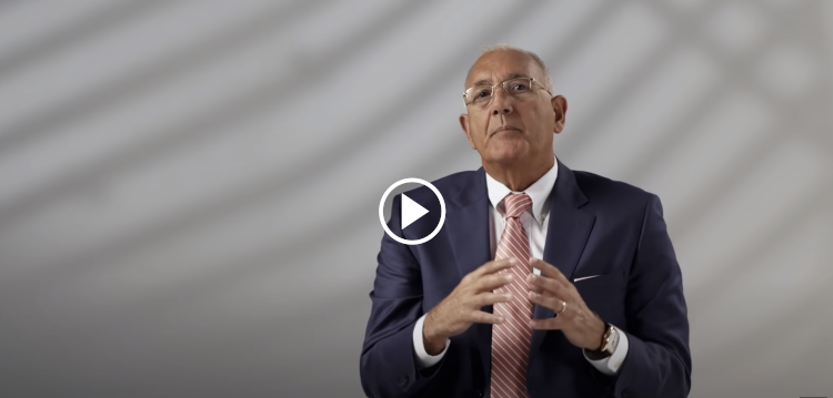 Joe Navarro  Explains How to Show Confidence