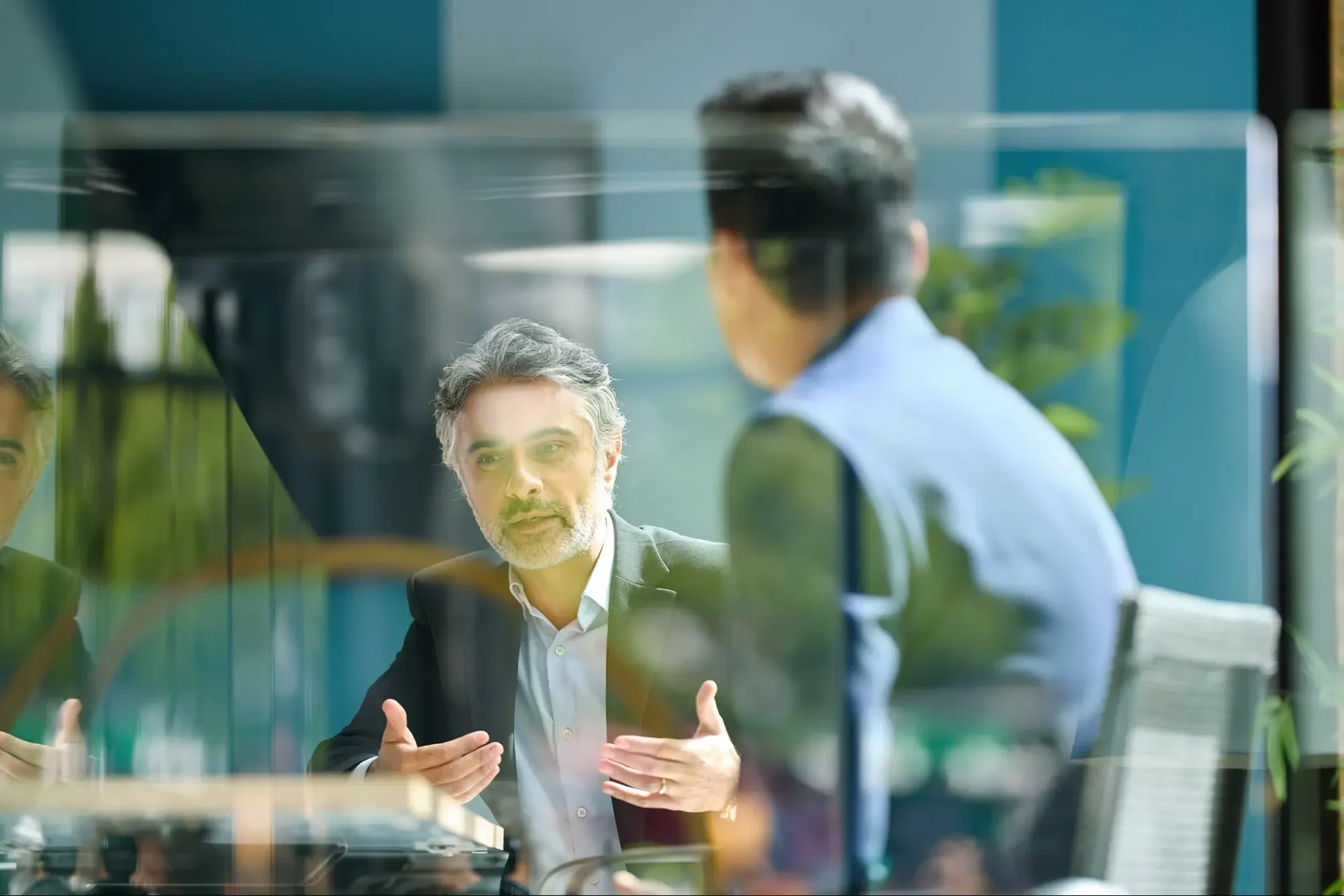 6 Steps for giving employee feedback – your “helpful feedback’&nbsp;could&nbsp;actually be&nbsp;crushing&nbsp;Your Team’s Morale.&nbsp;Transform Your Approach&nbsp;With&nbsp;This Step-by-Step Guide