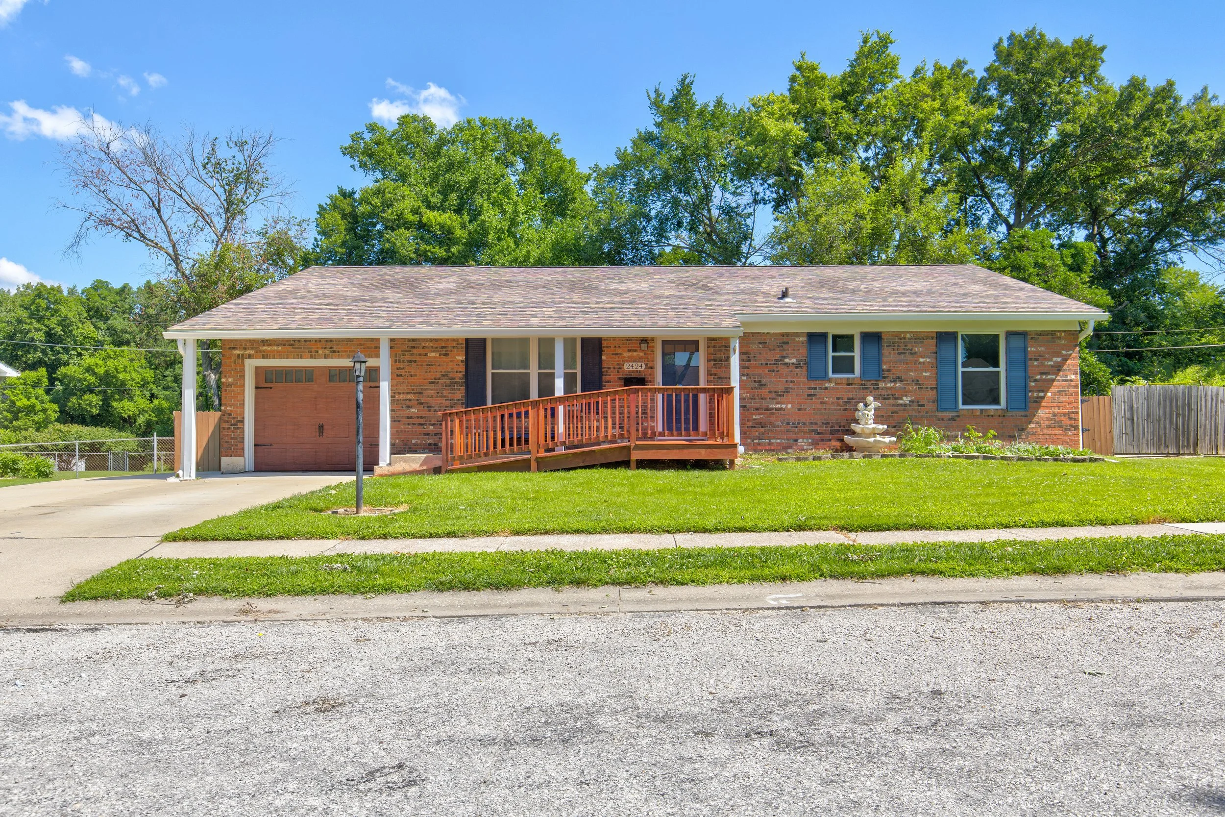 2424 Crislisa Drive-1.jpg