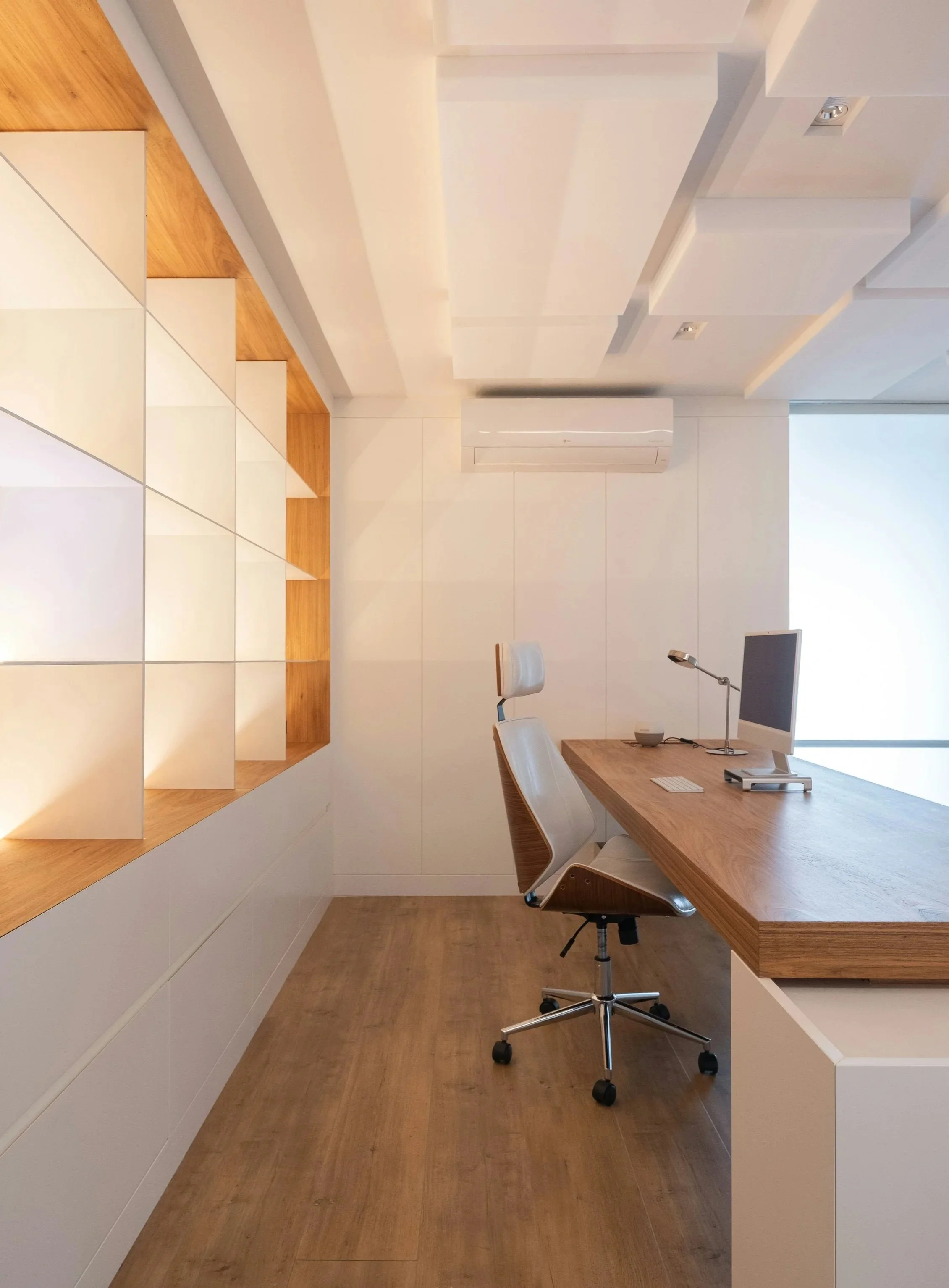 clean, inspiring office space to symbolize our meeting room online
