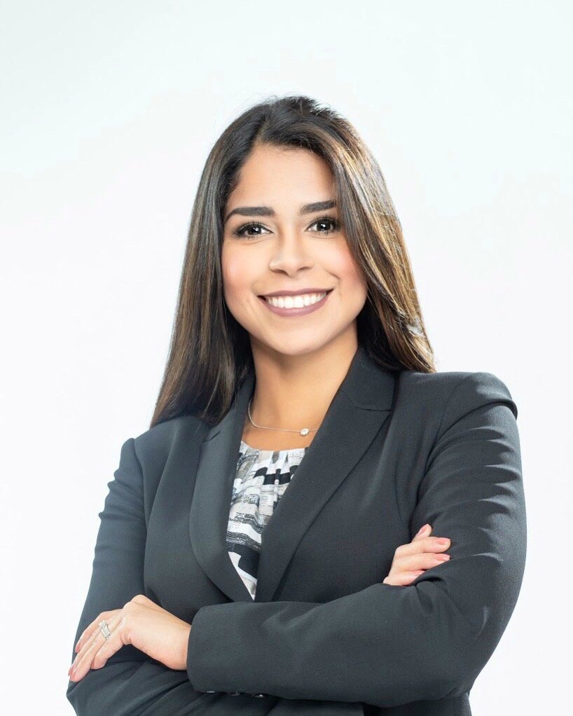 Attorney Elizabeth Barreto consulting with a personal injury client in Rockaway NJ