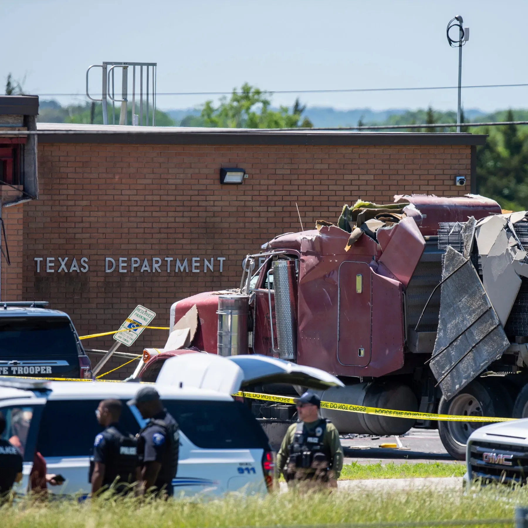 Emergency responders at the scene of a commercial delivery truck accident for personal injury claims in New Jersey