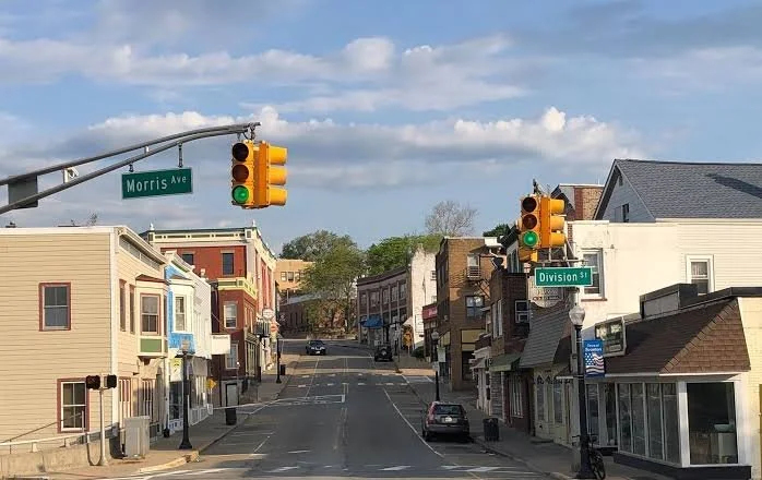 Traffic lights at Morris Avenue and Division Street in downtown Boonton, New Jersey