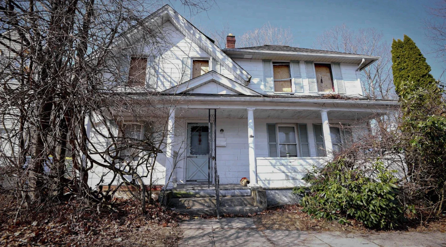 AP: Man who says he was held captive in Connecticut home for 20 years makes his first public comments