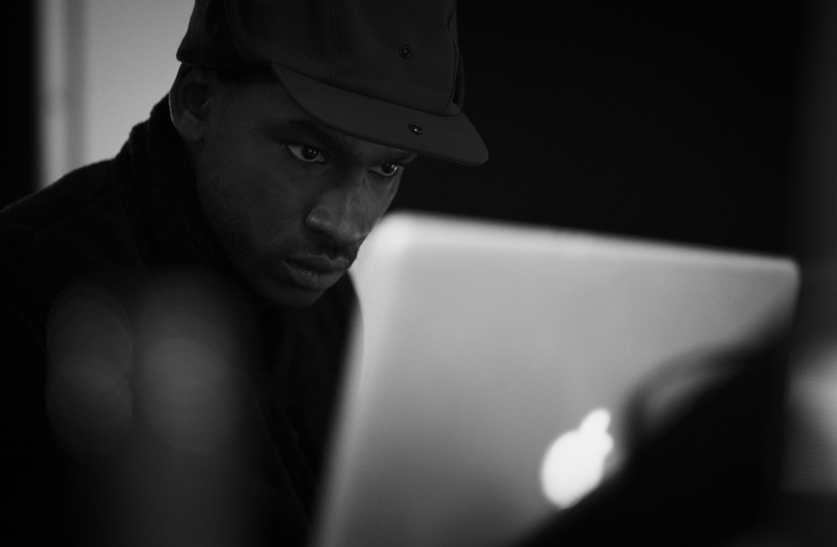  Behind the Mac