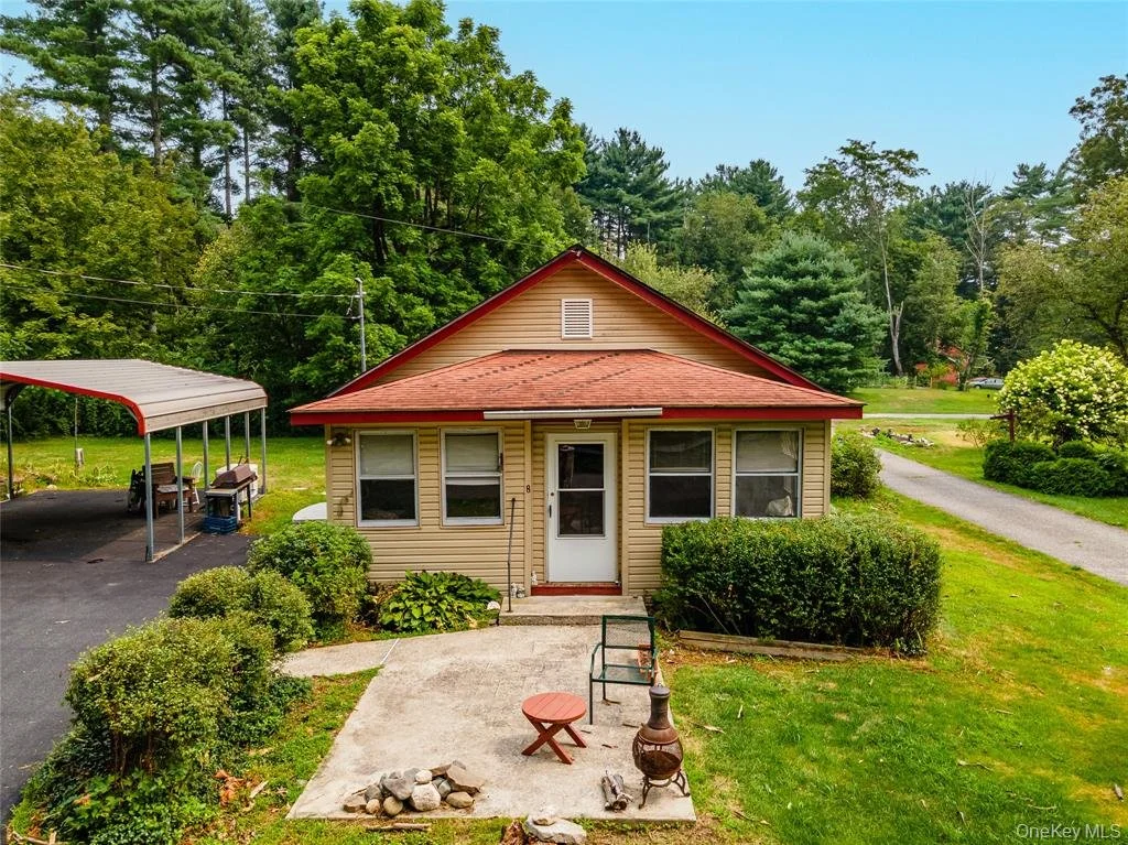 Charming Wurtsboro Bungalow + Extra Land