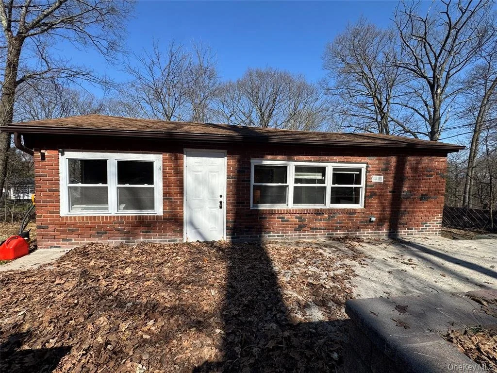4 Woodland Circle N, Monroe NY 