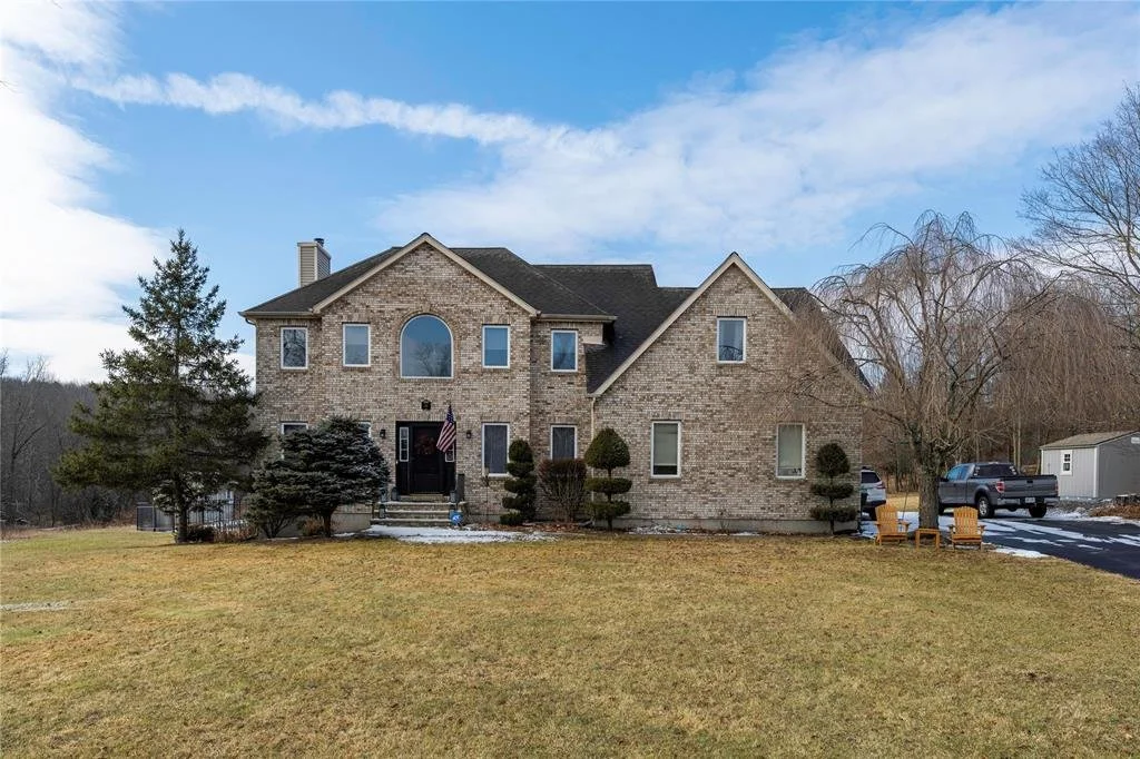 10 Hoffman Ct, Campbell Hall