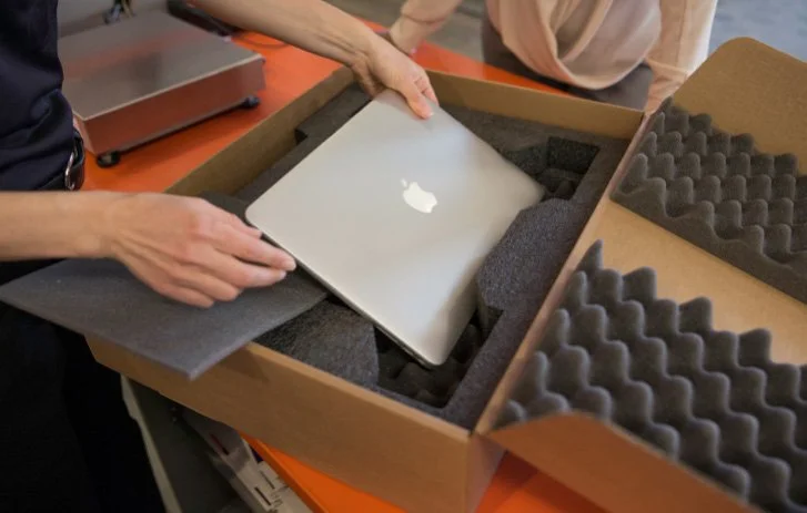 FedEx-ship-laptop.jpg