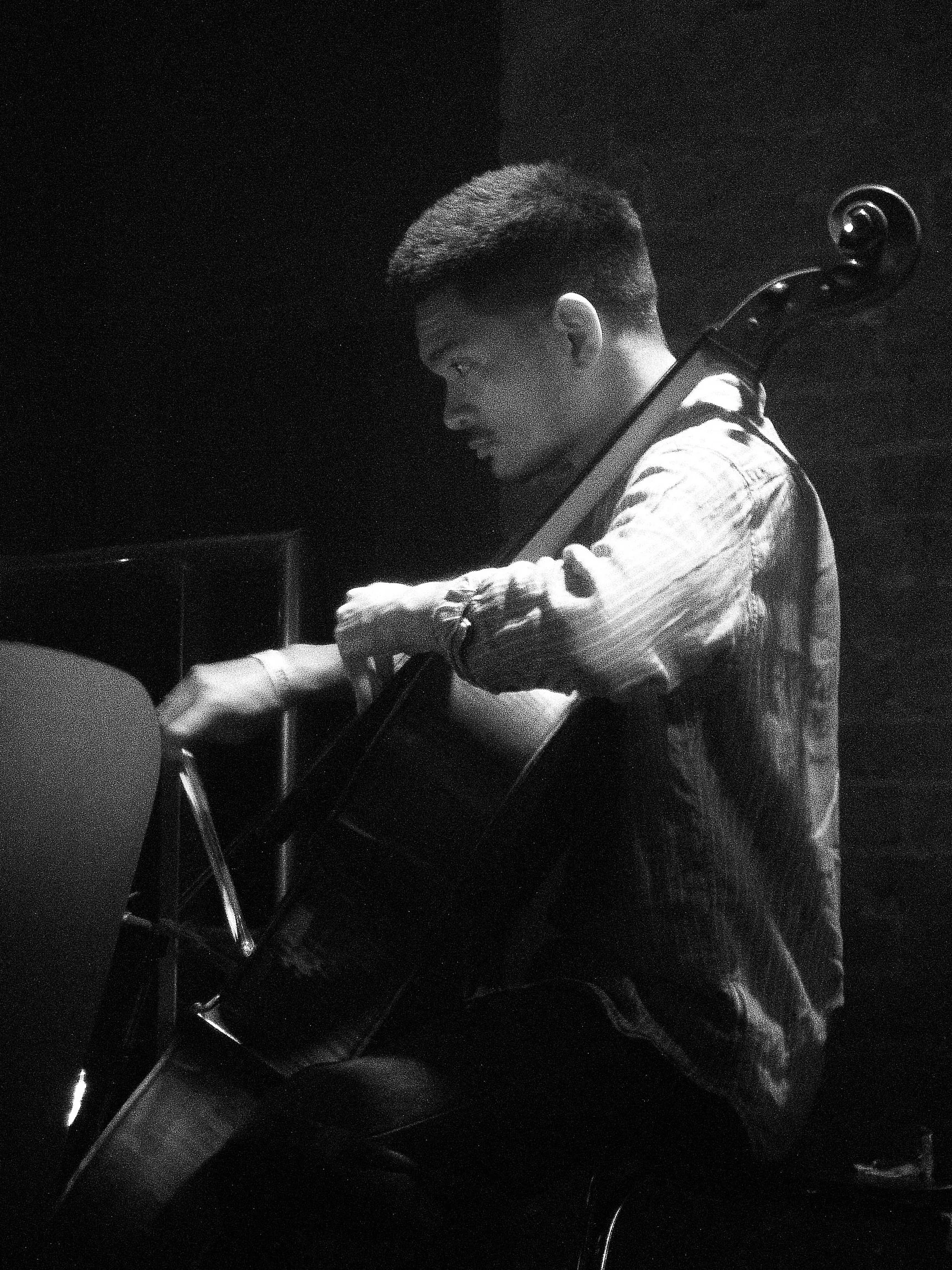 Ezra at ABOVE THE FRAY, Roundhouse