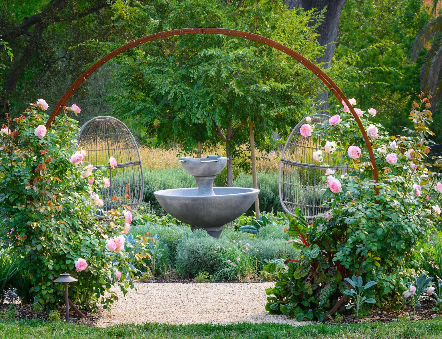 Holterman+fountain+arbor+1.jpg