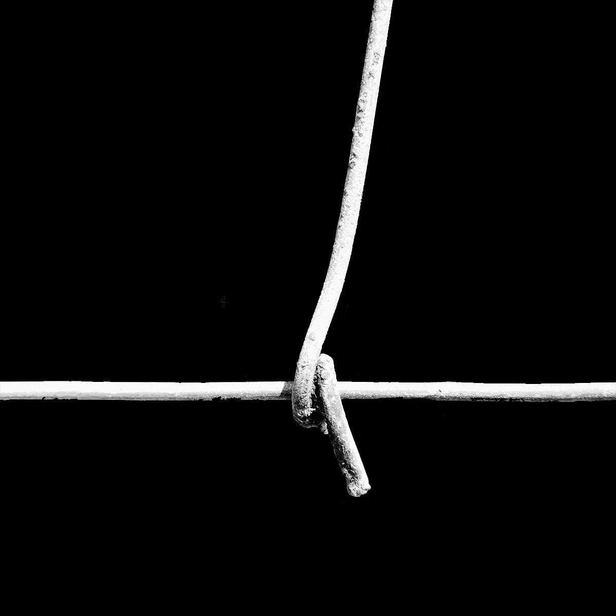 Draad-Fence_Black_3 Above_ (1).jpg