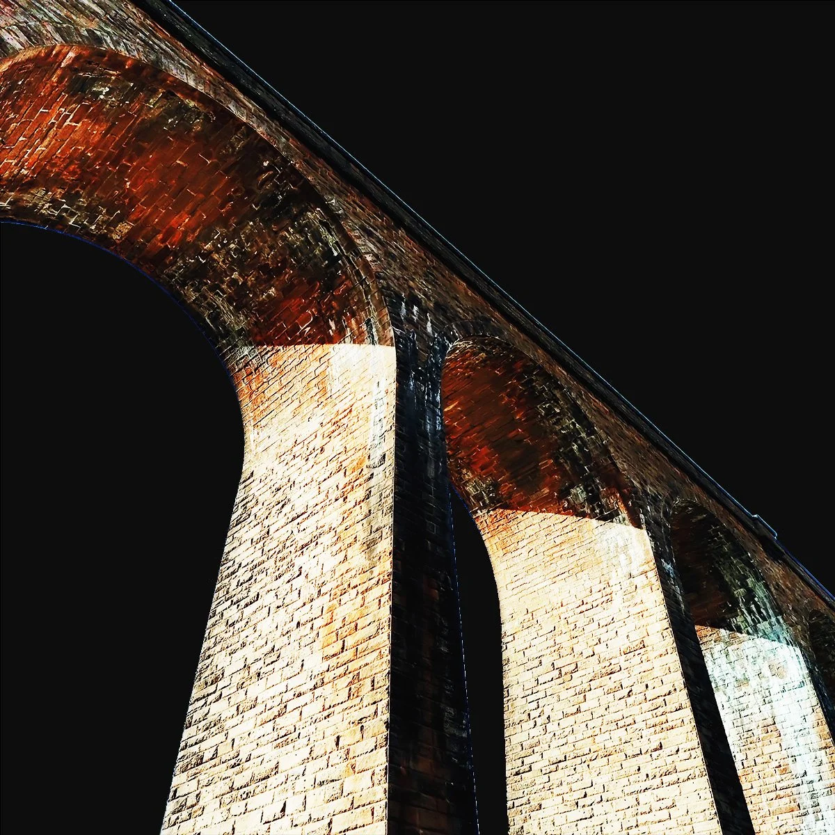 Railway Bridge_black2.jpg