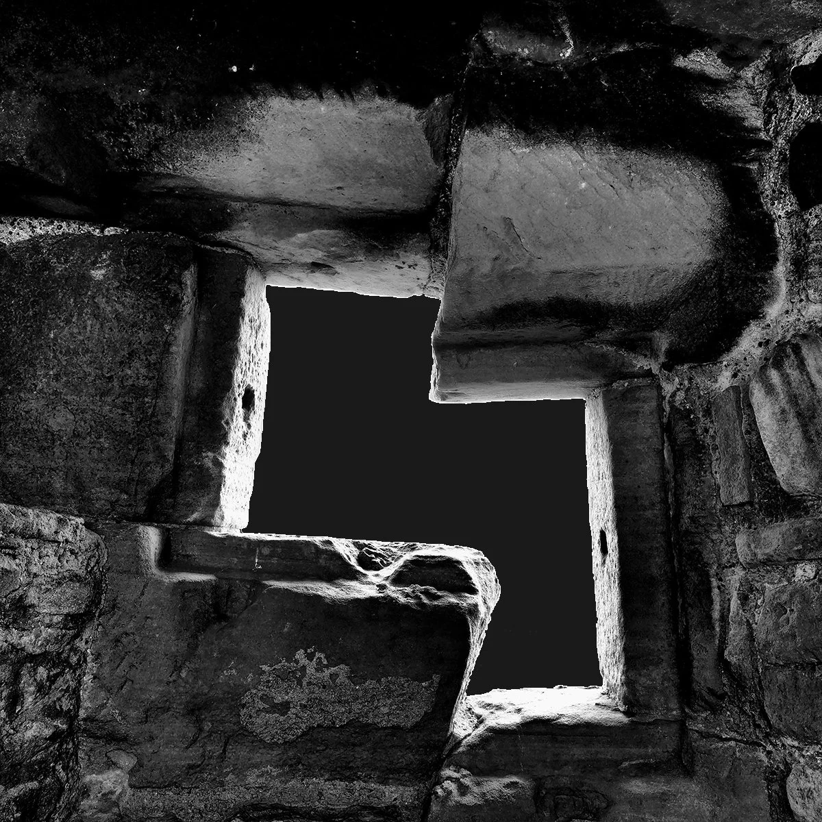 Duffus Castle_Window Opening_10.jpg