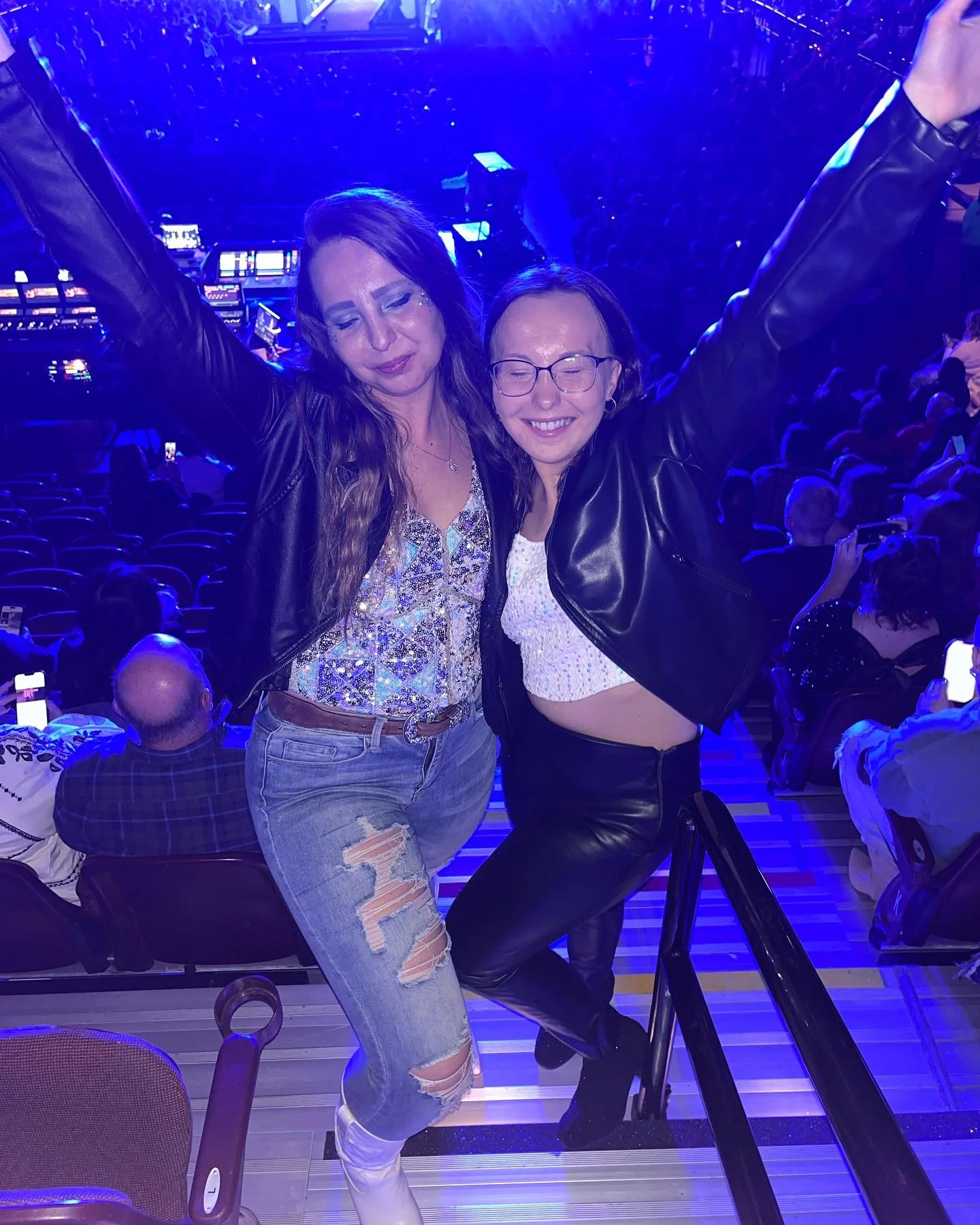 Loved seeing You KB🤍💗🖤 

#glamgalentines 
#ifyougodownimgoingdowntoo 
#kelseaballeriniconcert 
#holeinthebottle