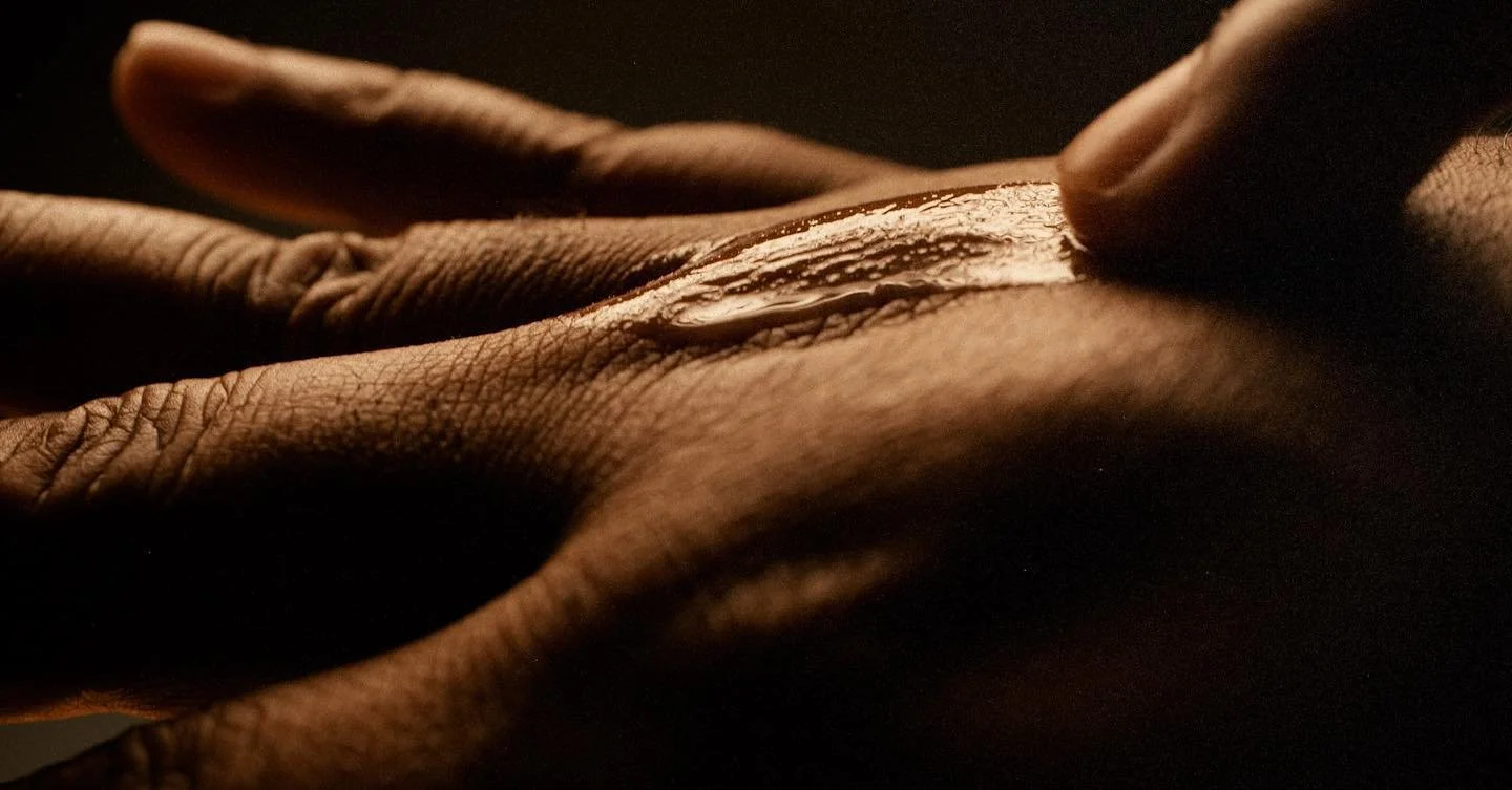 Macros for a St. Louis-based skin care brand.
#litwithaputure #cinematography #dzofilm #kinefinity #stl #skincare