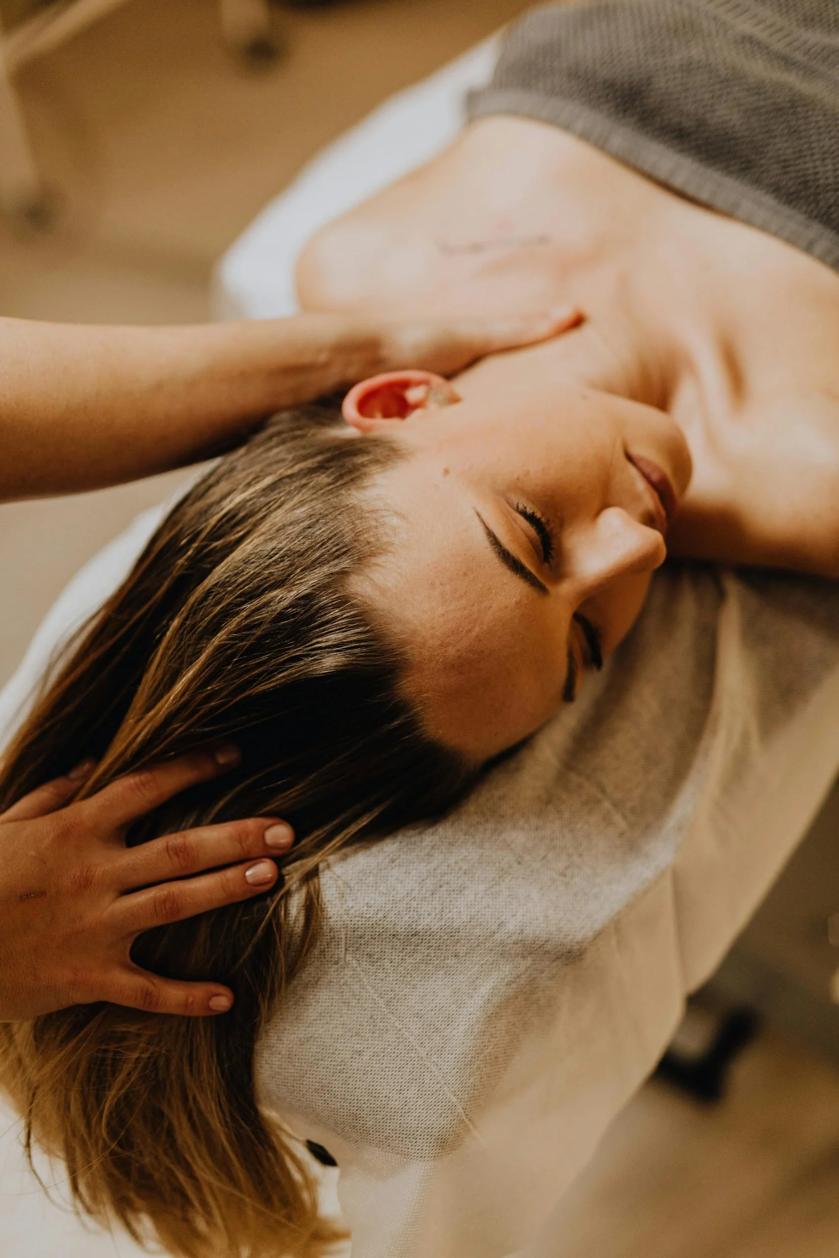 Ayurvedic head, face, hand and foot massage training