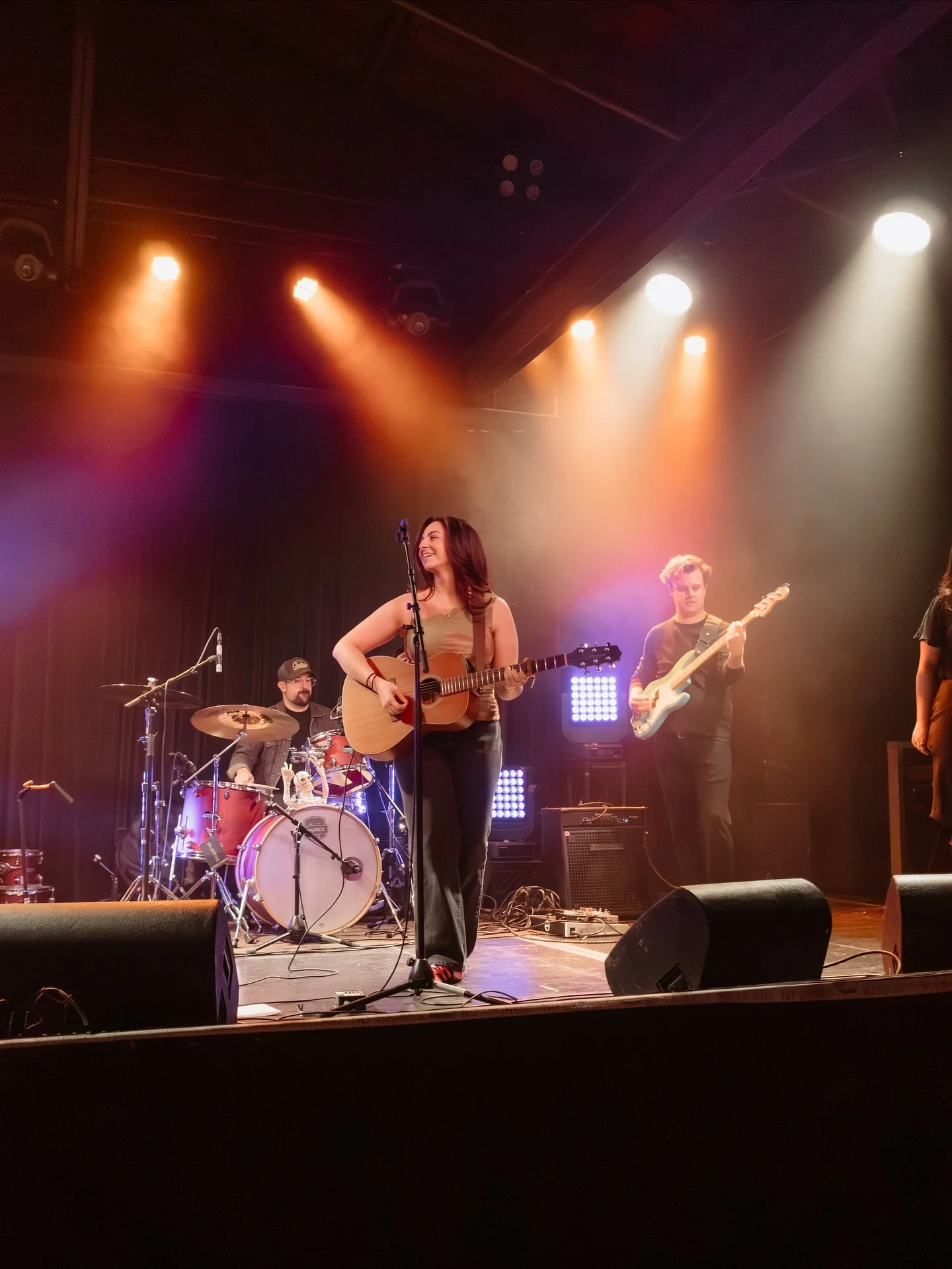 thanks to @bridgeworkscentral for having us last night can&rsquo;t wait to play with this band again!!! onto the next fig gig🫶🏼

pics by @findmarcrussell