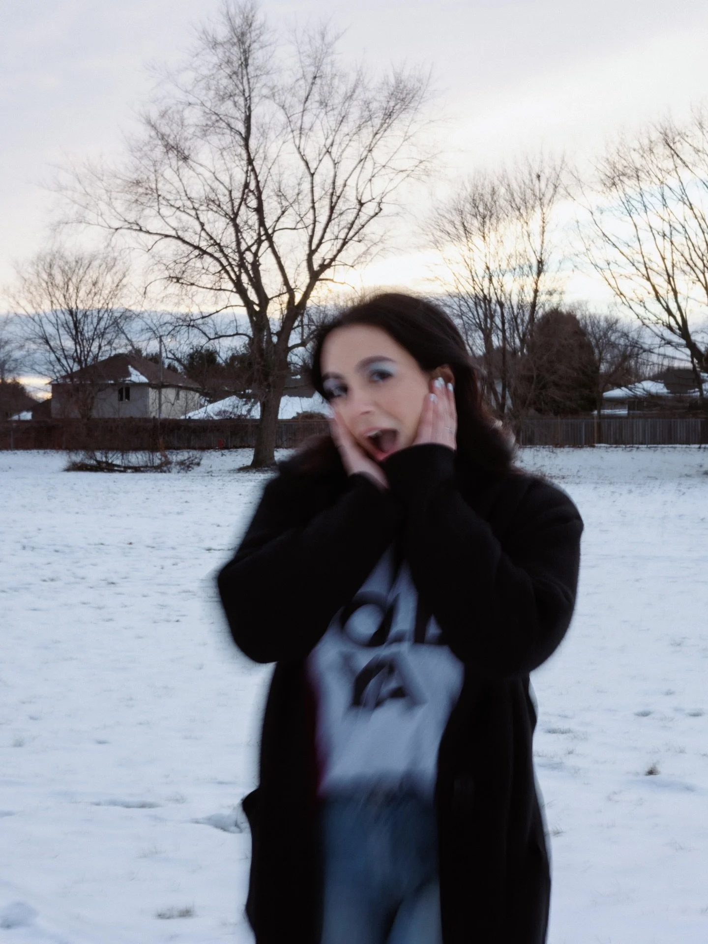 i told myself at the beginning of this year that i would try to do something new and push myself as an artist. i released 3 songs and produced 3 music videos, wrote so many new songs for the album with @emmawhale_music learned and continued to produc