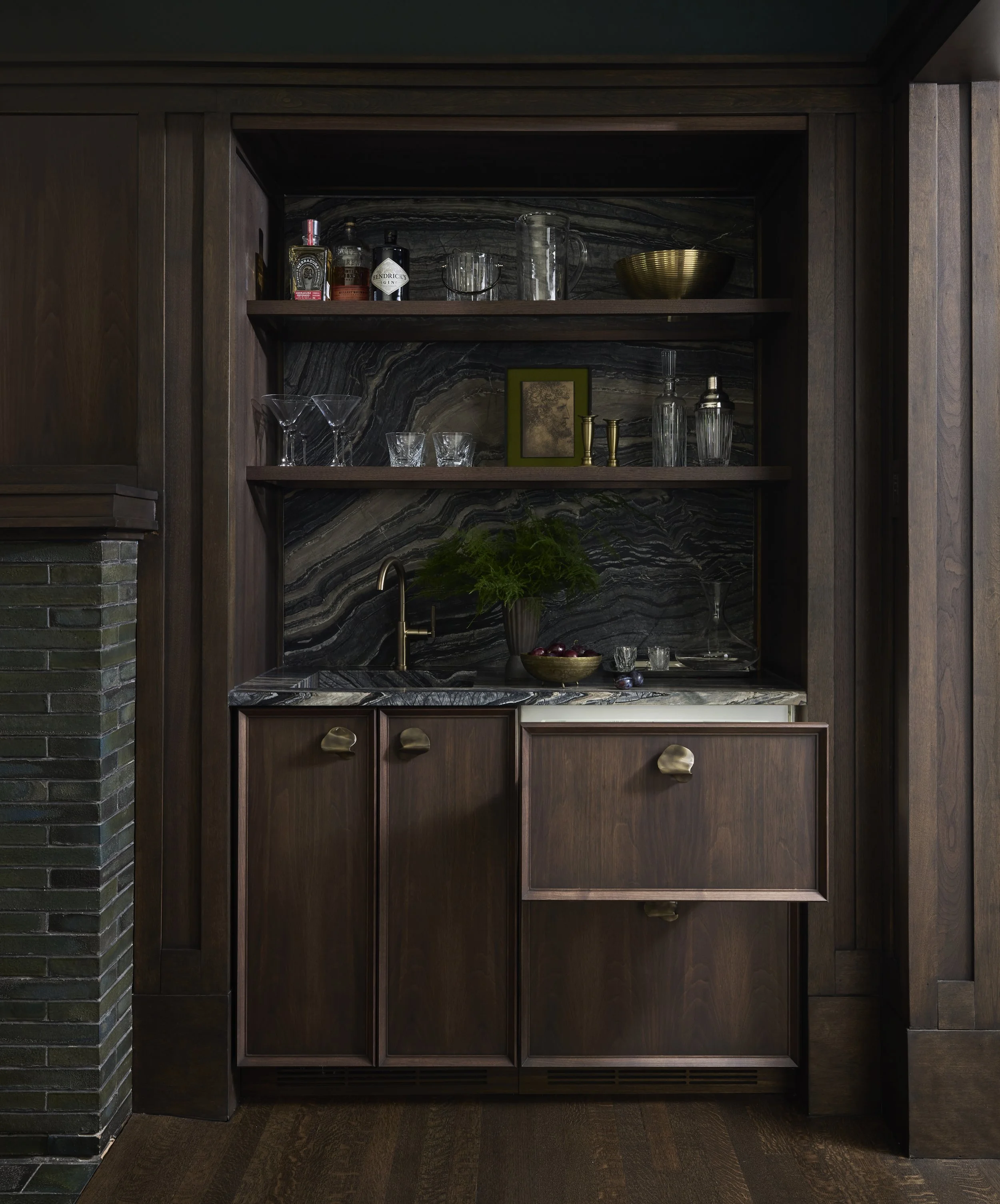 090325_RH_Private Rd-5_FRBar_DrawerOpen.jpg